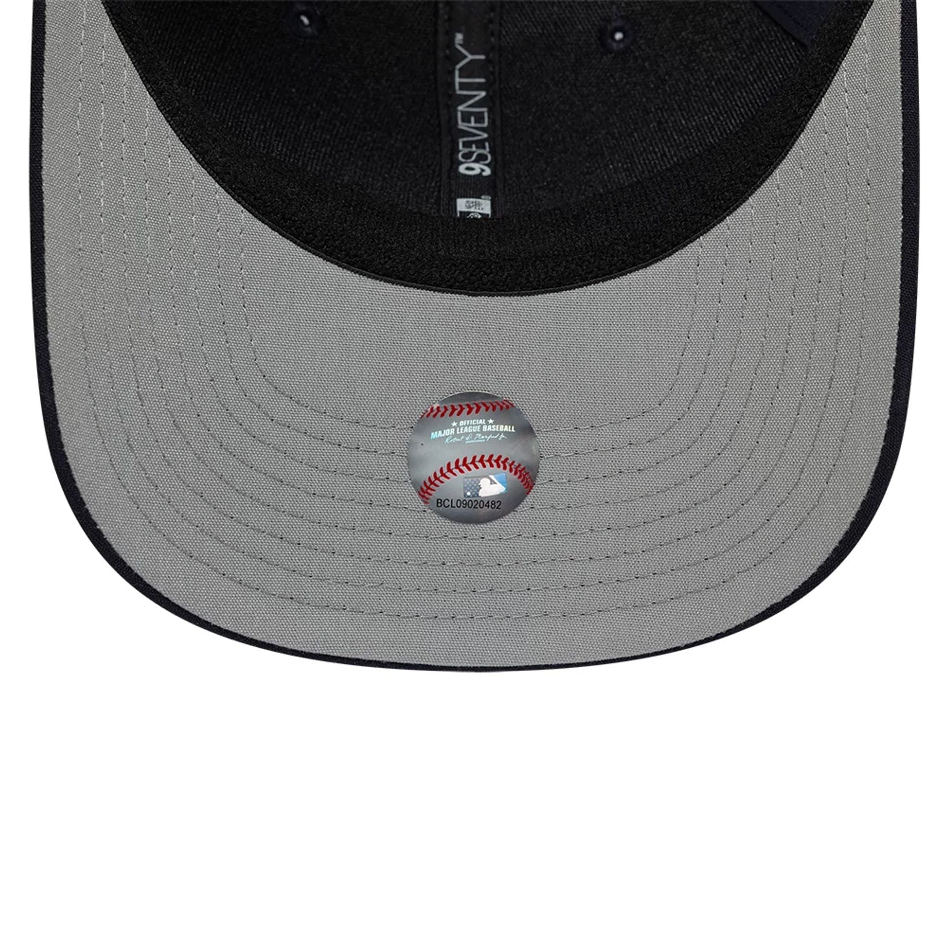 Atlanta Braves MLB Circles Navy 9SEVENTY Stretch Snap Adjustable Cap - Image 2