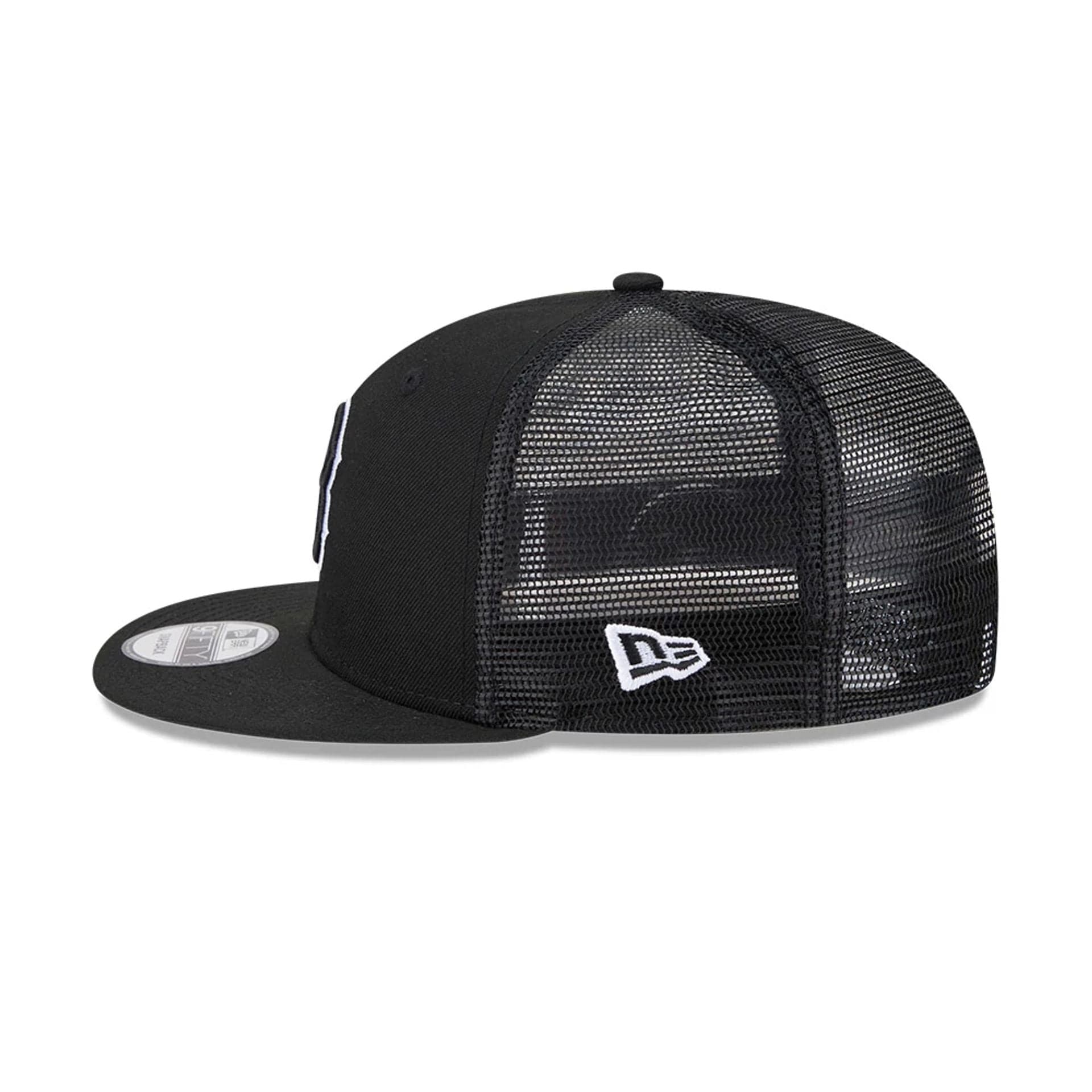 Boston Red Sox MLB Evergreen Black 9FIFTY Trucker Adjustable Cap - Image 6