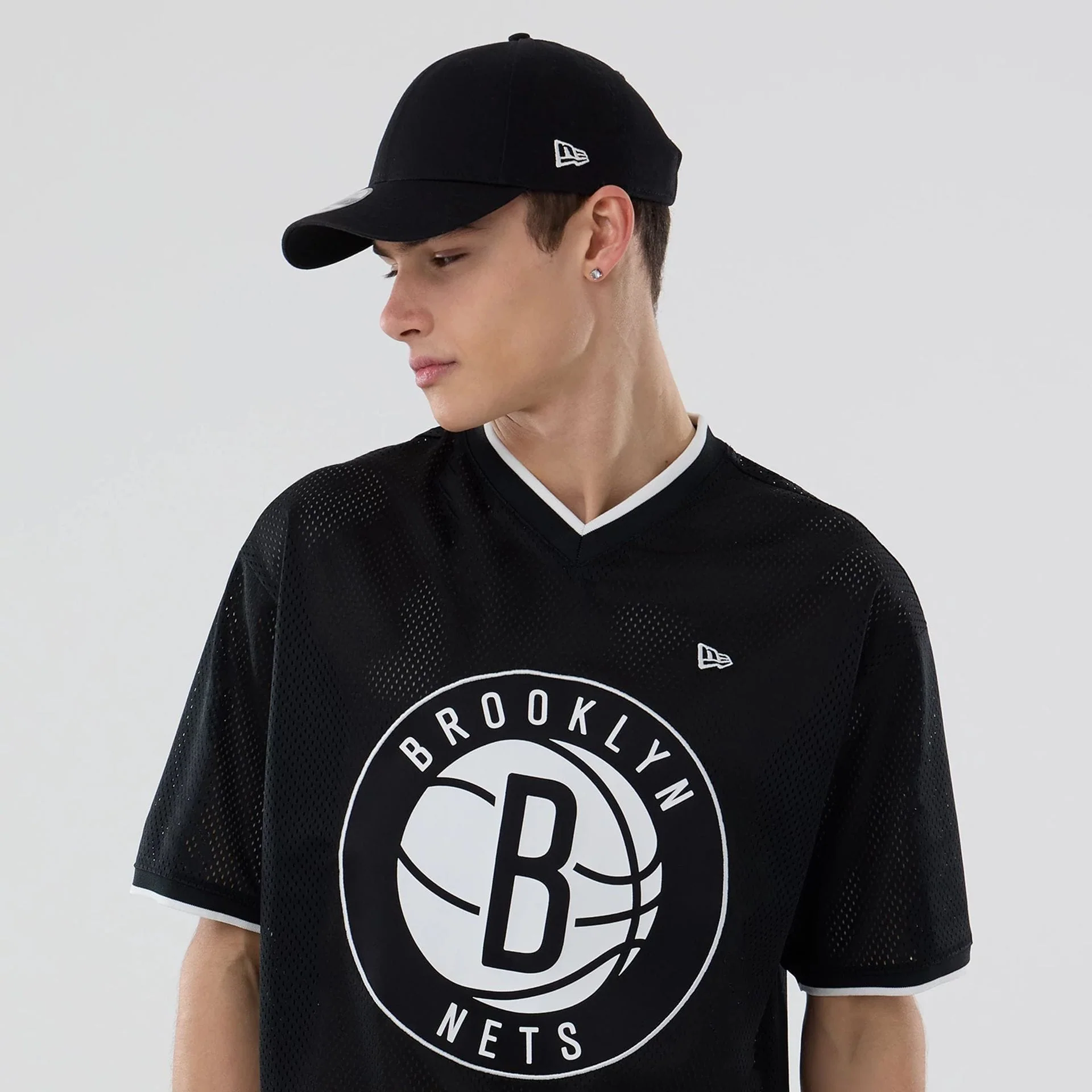 Brooklyn Nets NBA Mesh Black Oversized T-Shirt - Image 5