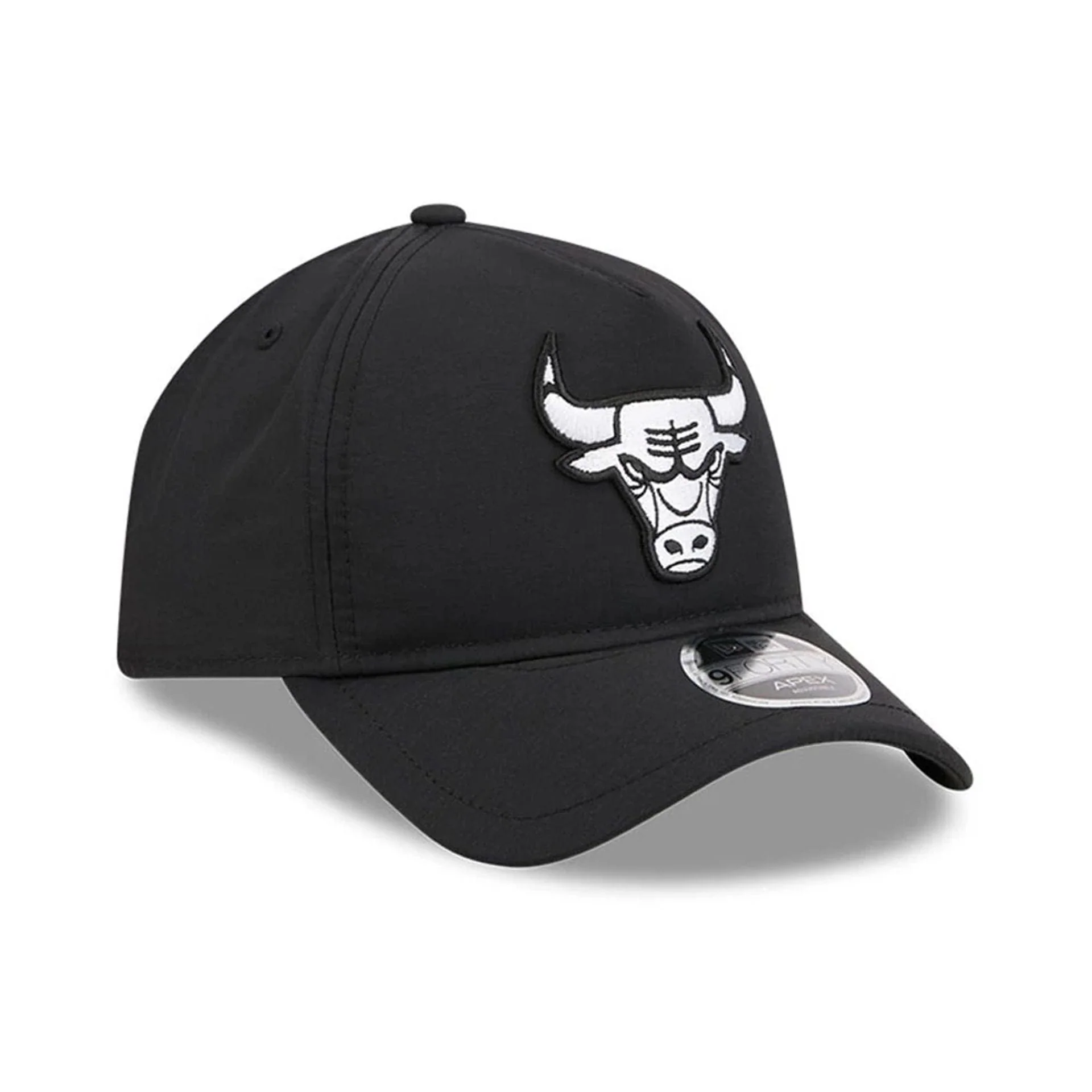 Bulls NBA Quickstrike Black 9FORTY Apex Adjustable Cap - Image 3
