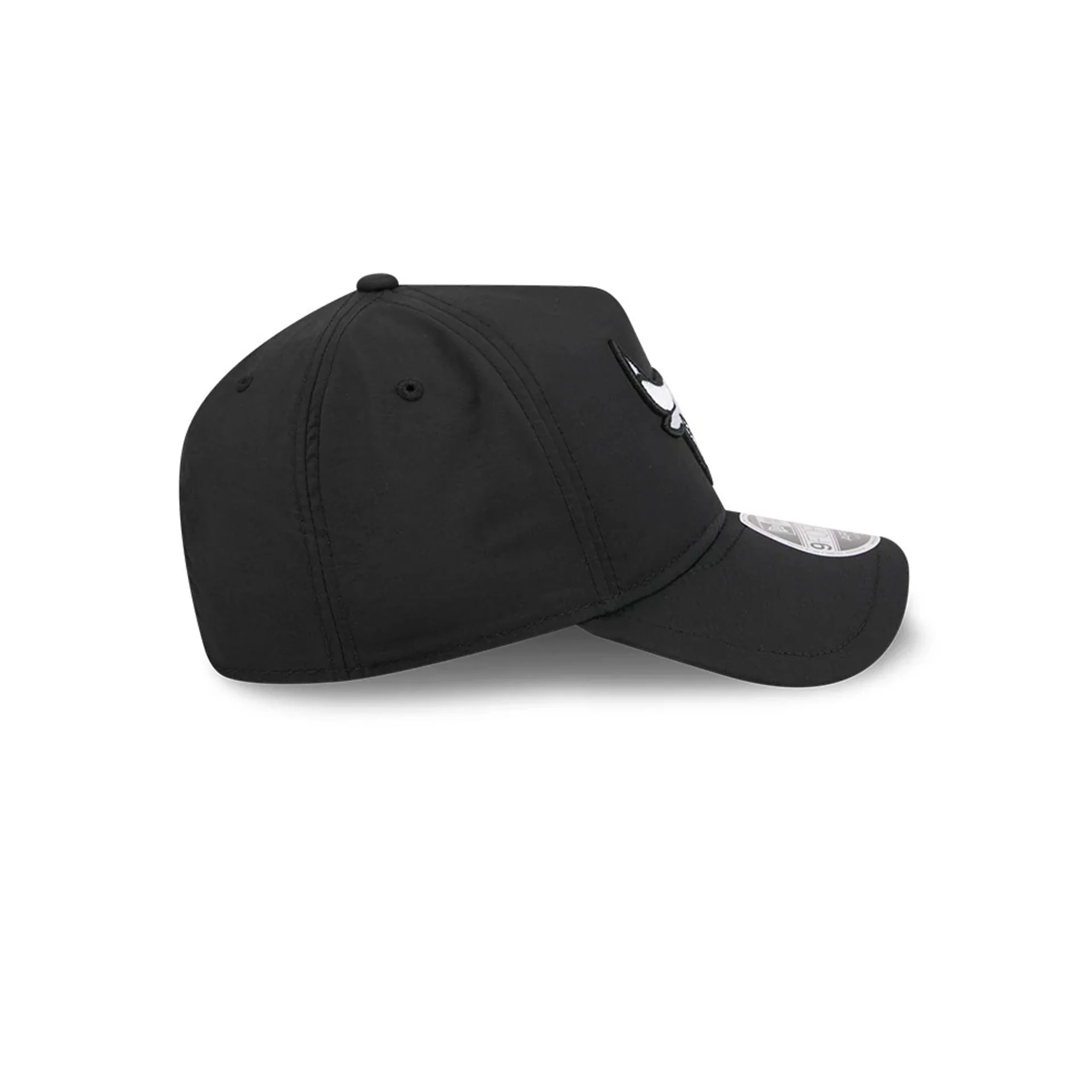 Bulls NBA Quickstrike Black 9FORTY Apex Adjustable Cap - Image 6