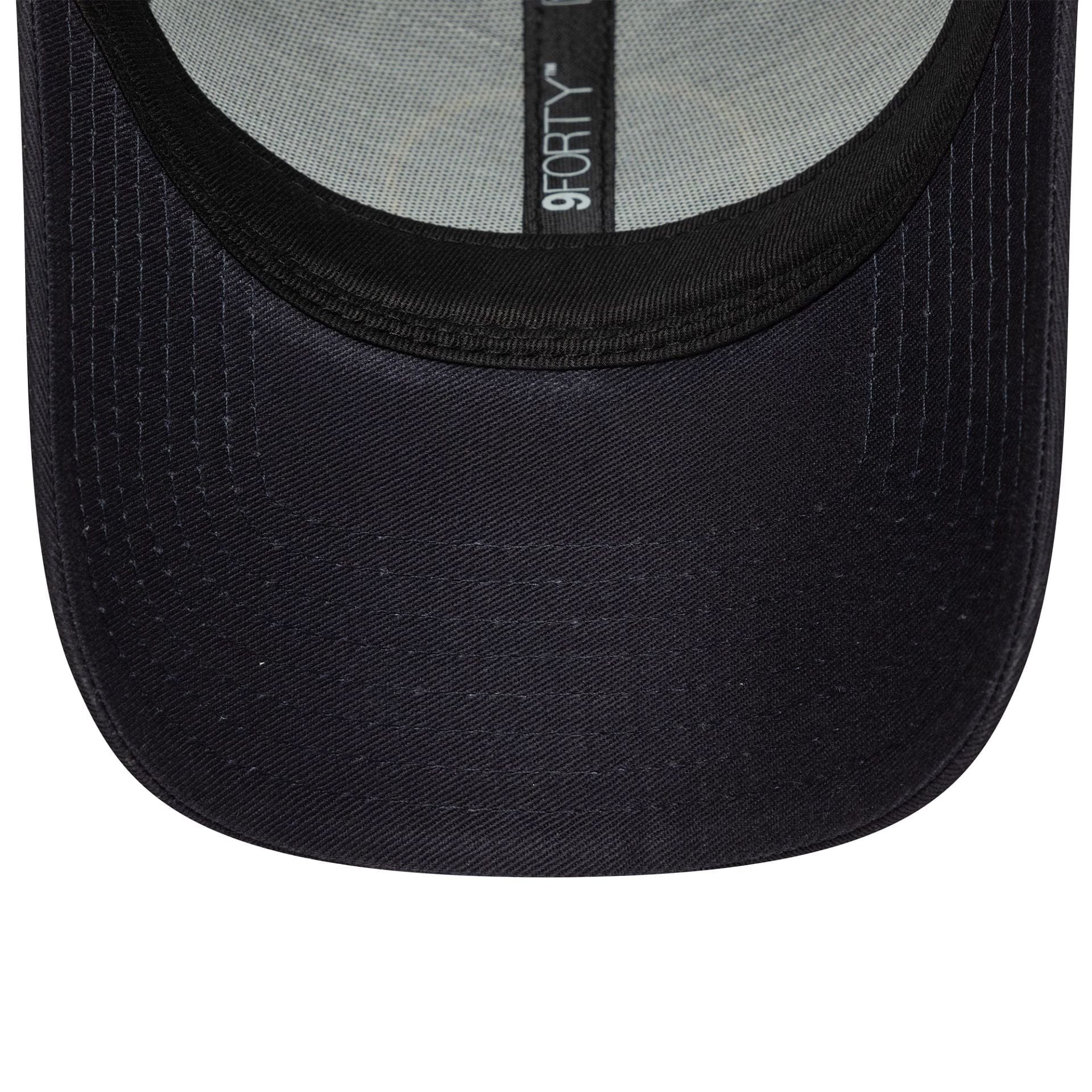 Chelsea FC Lion Crest Core Navy 9FORTY Cap - Image 5