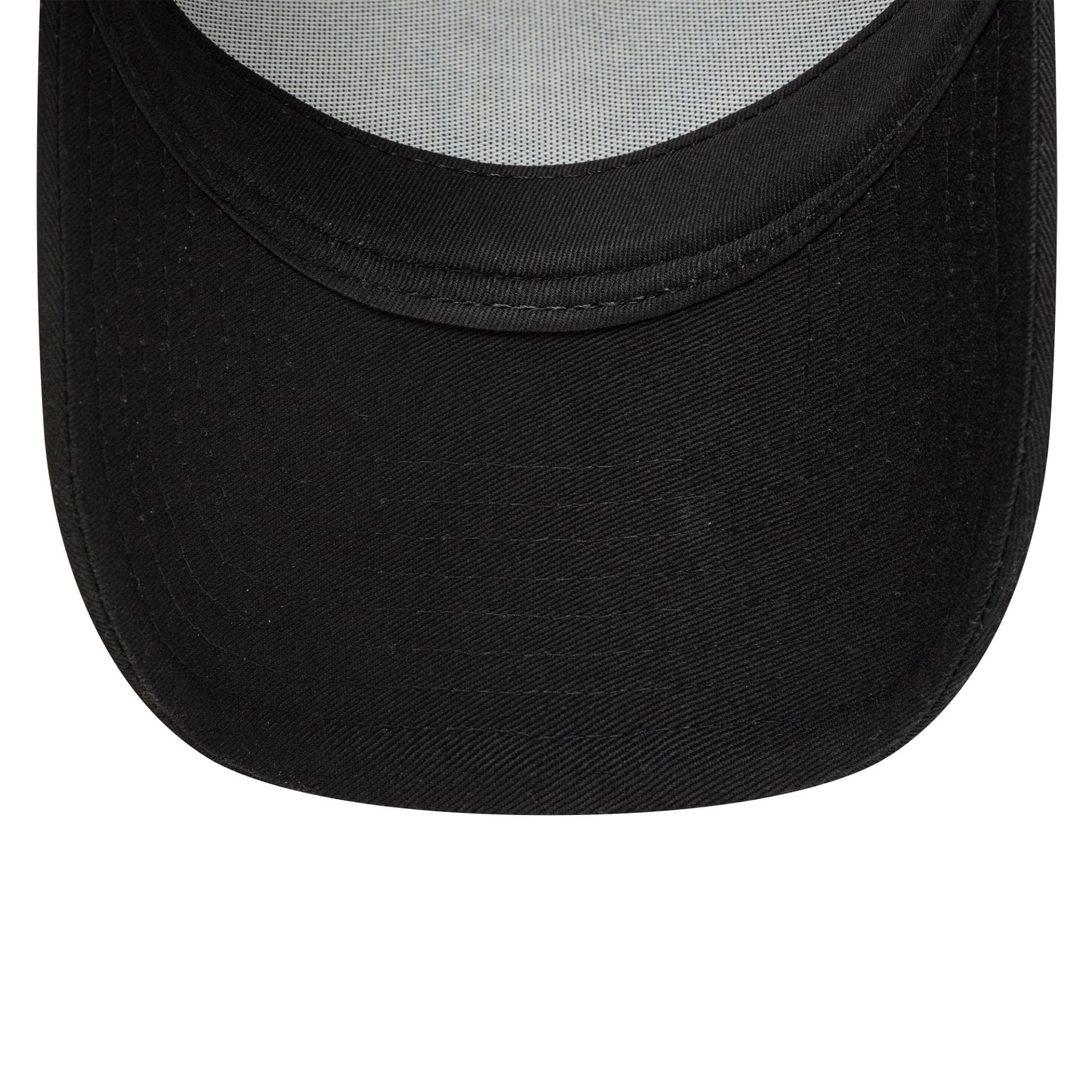 Chelsea FC Lion Crest Patch Black 9FORTY A-Frame Trucker Cap - Image 5