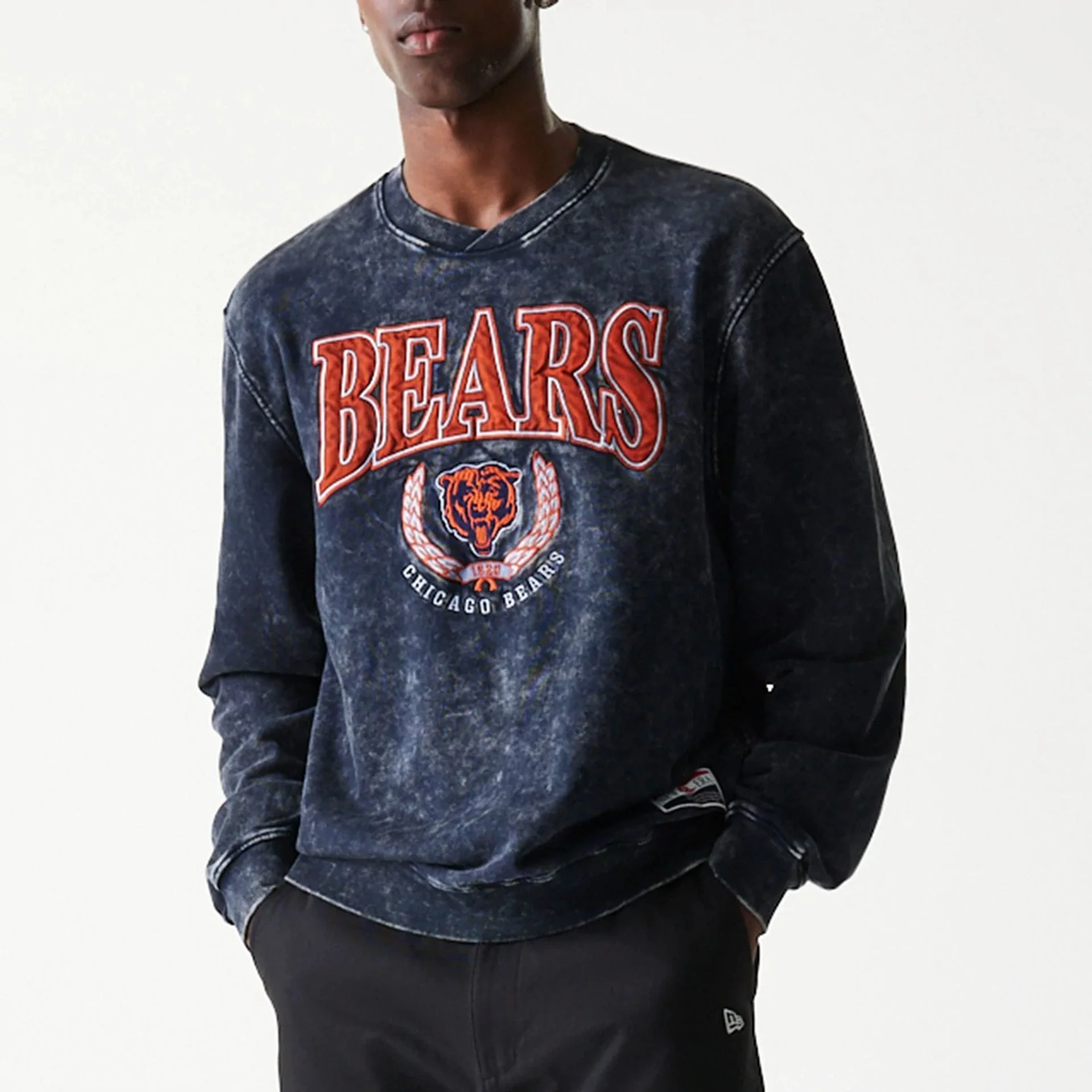 Chicago Bears NFL Navy Crew Neck Sweater - Image 7