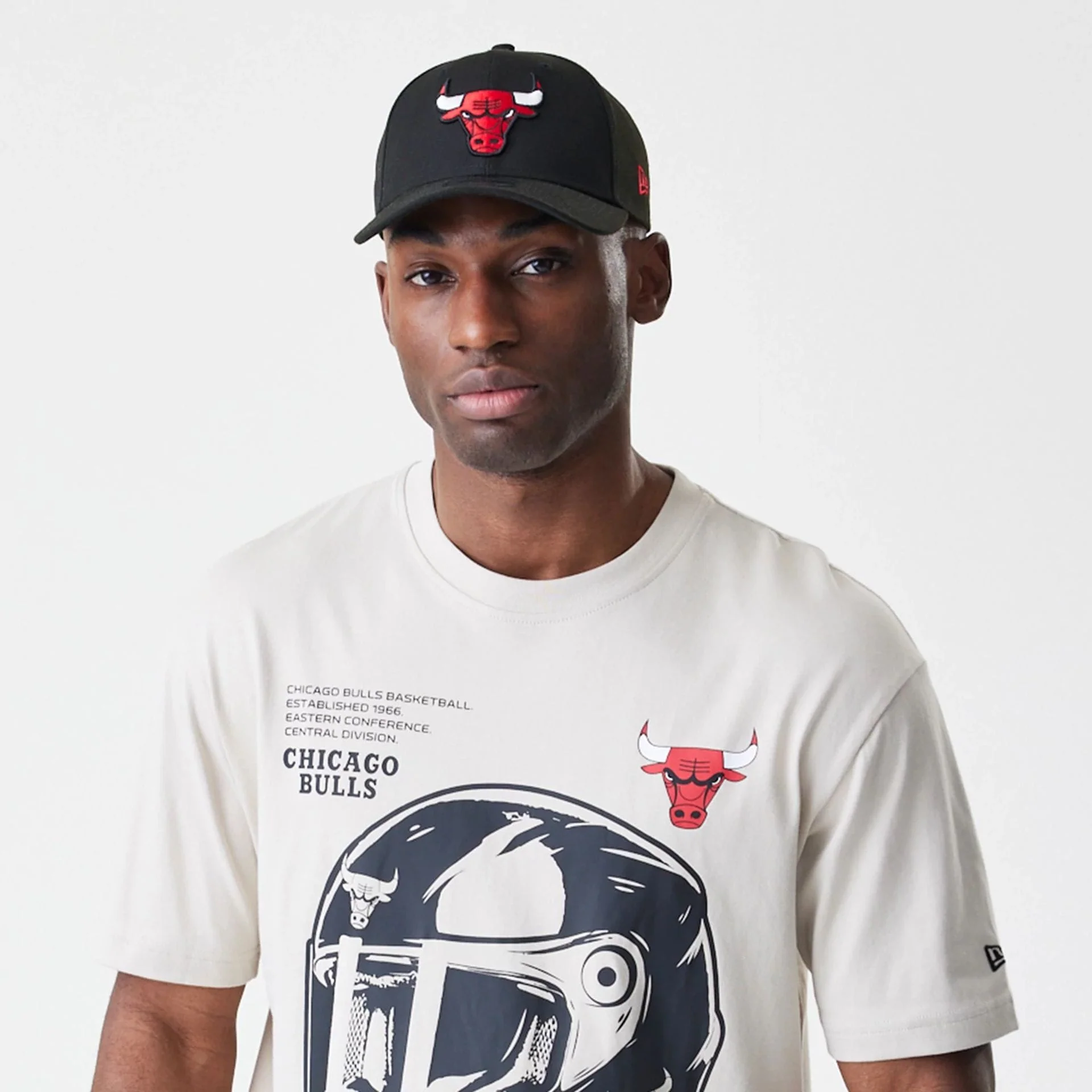 Chicago Bulls Modern Driver Light Beige T-Shirt - Image 3