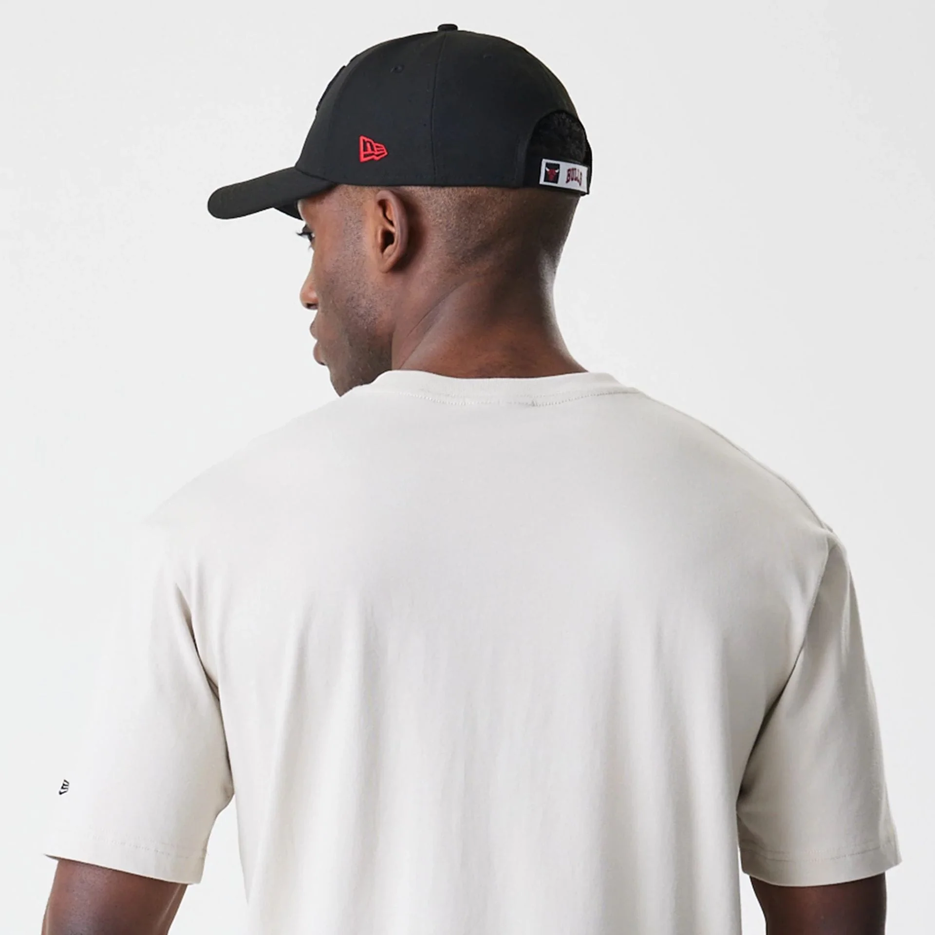 Chicago Bulls Modern Driver Light Beige T-Shirt - Image 5