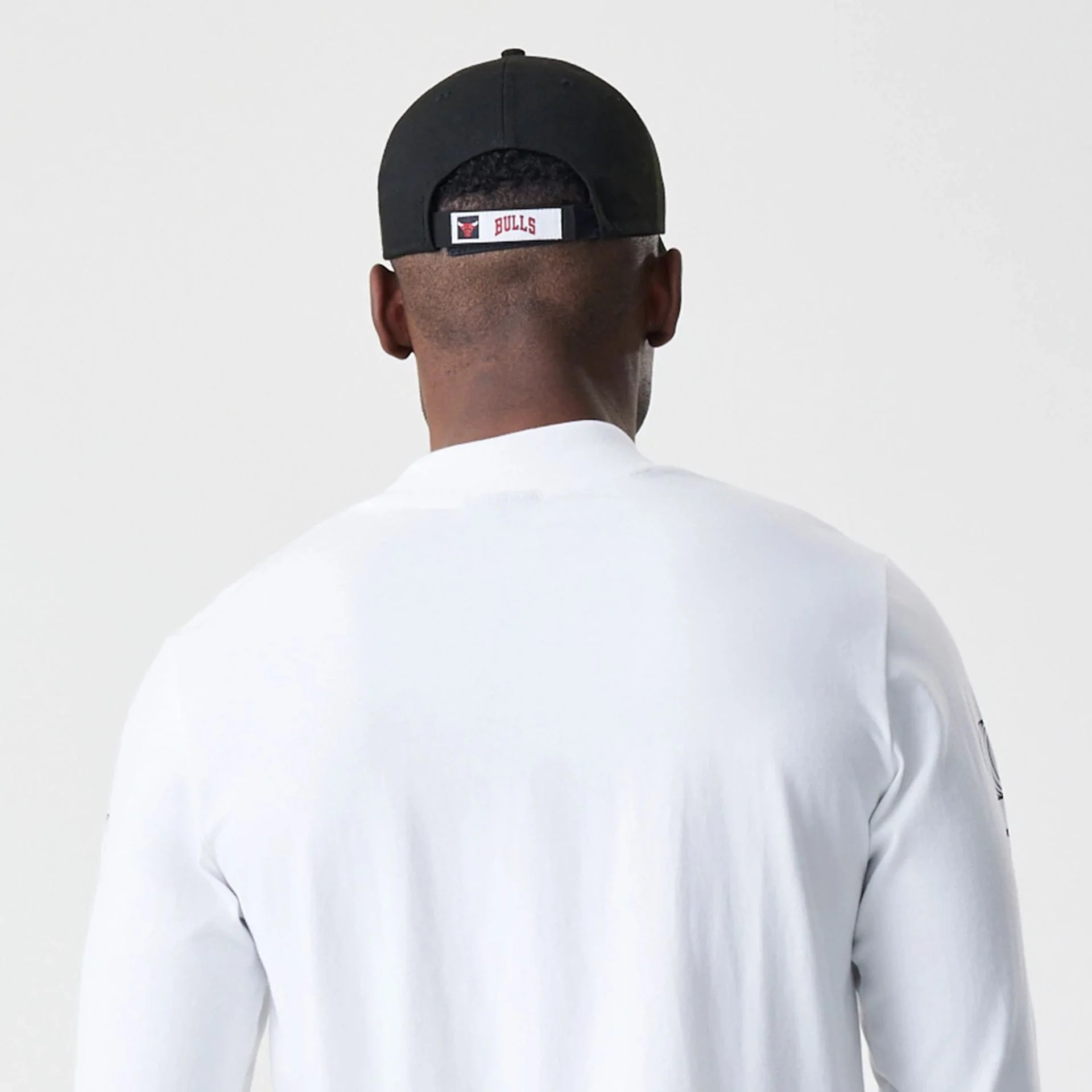 Chicago Bulls Modern Driver White Long Sleeve T-Shirt - Image 5