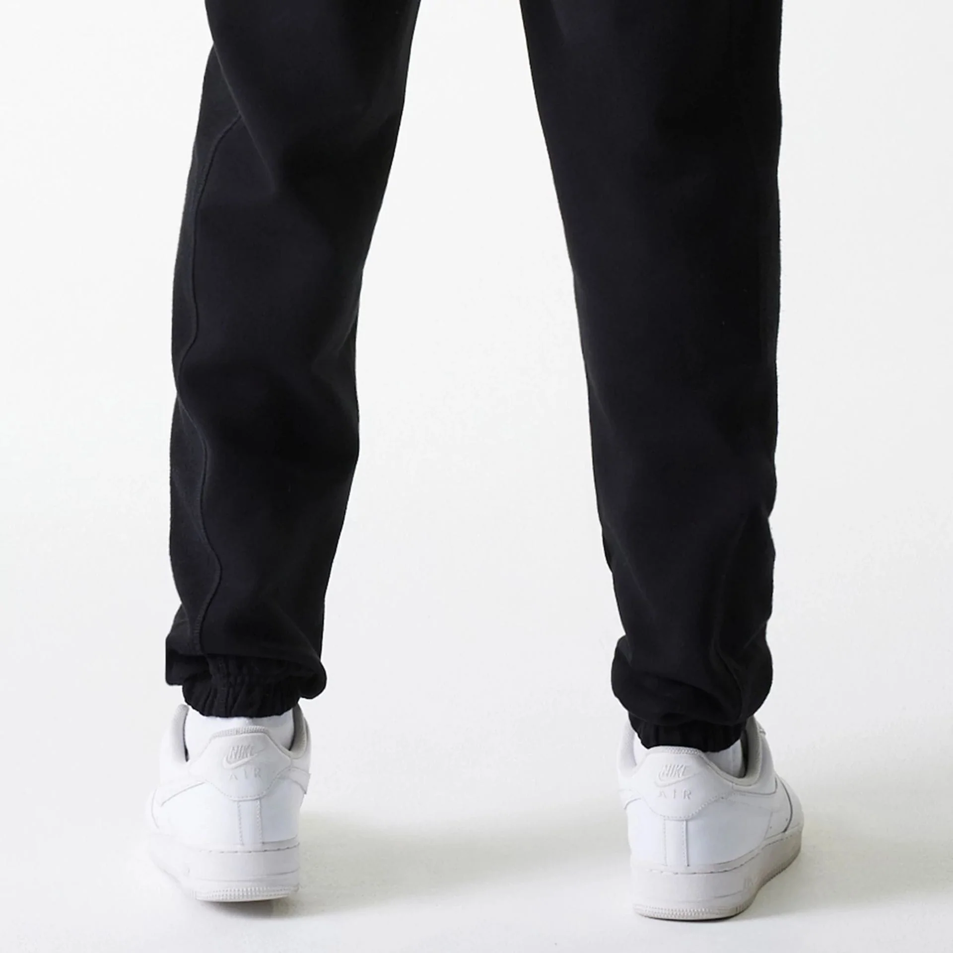 Chicago Bulls NBA Arch Graphic Black Joggers - Image 7