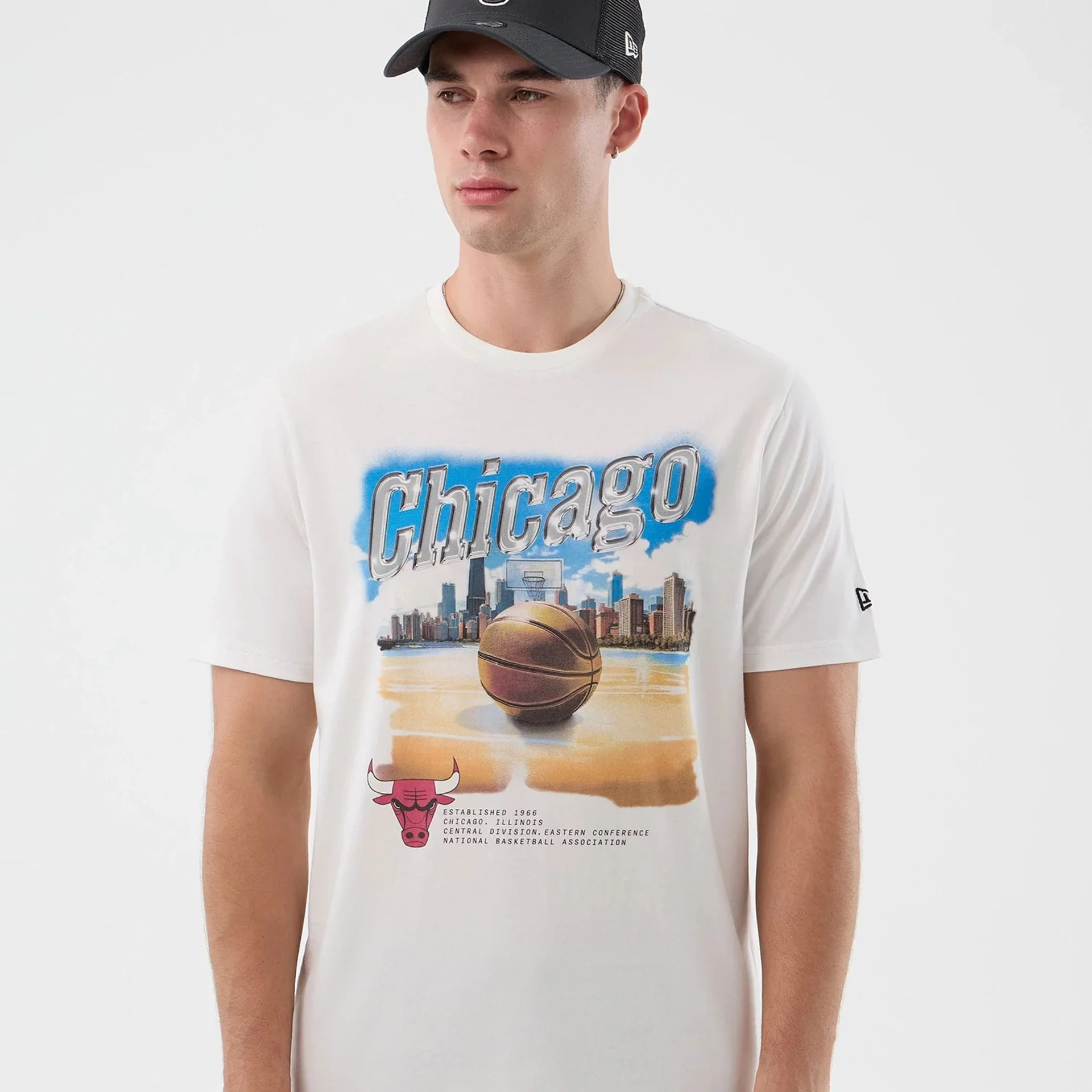 Chicago Bulls NBA Beach Graphic White T-Shirt - Image 3
