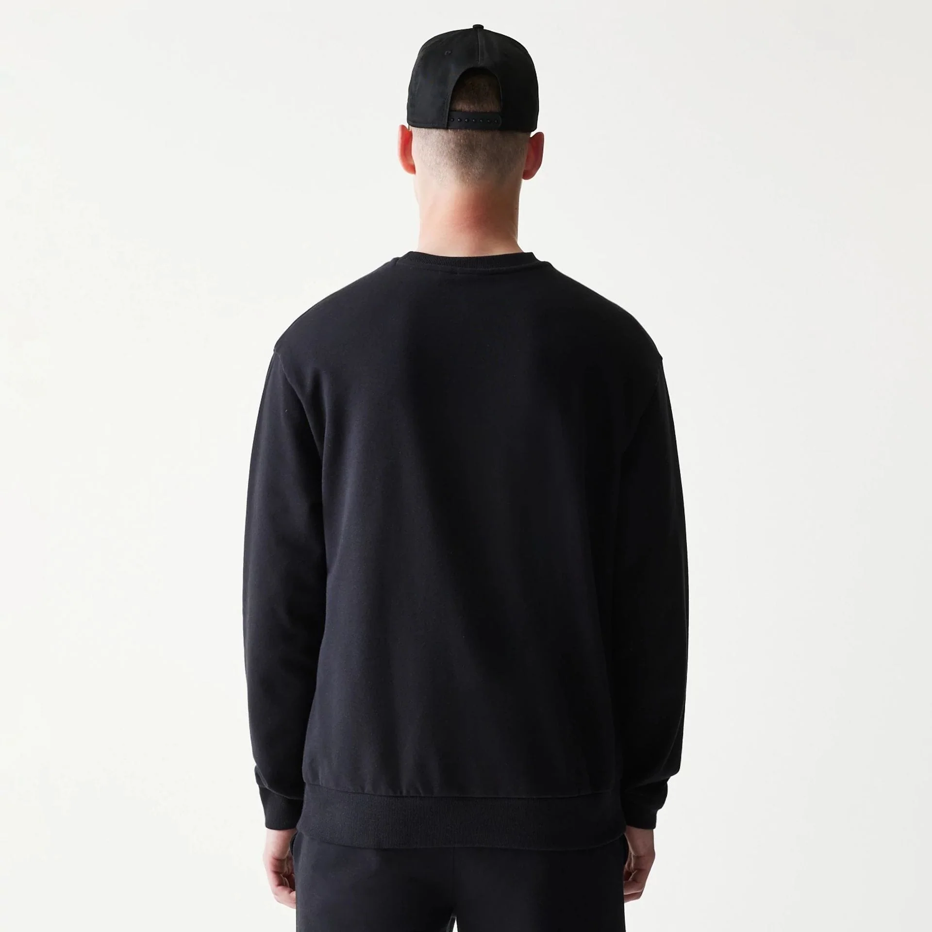 Chicago Bulls NBA Black Oversized Crew Neck Sweater - Image 2