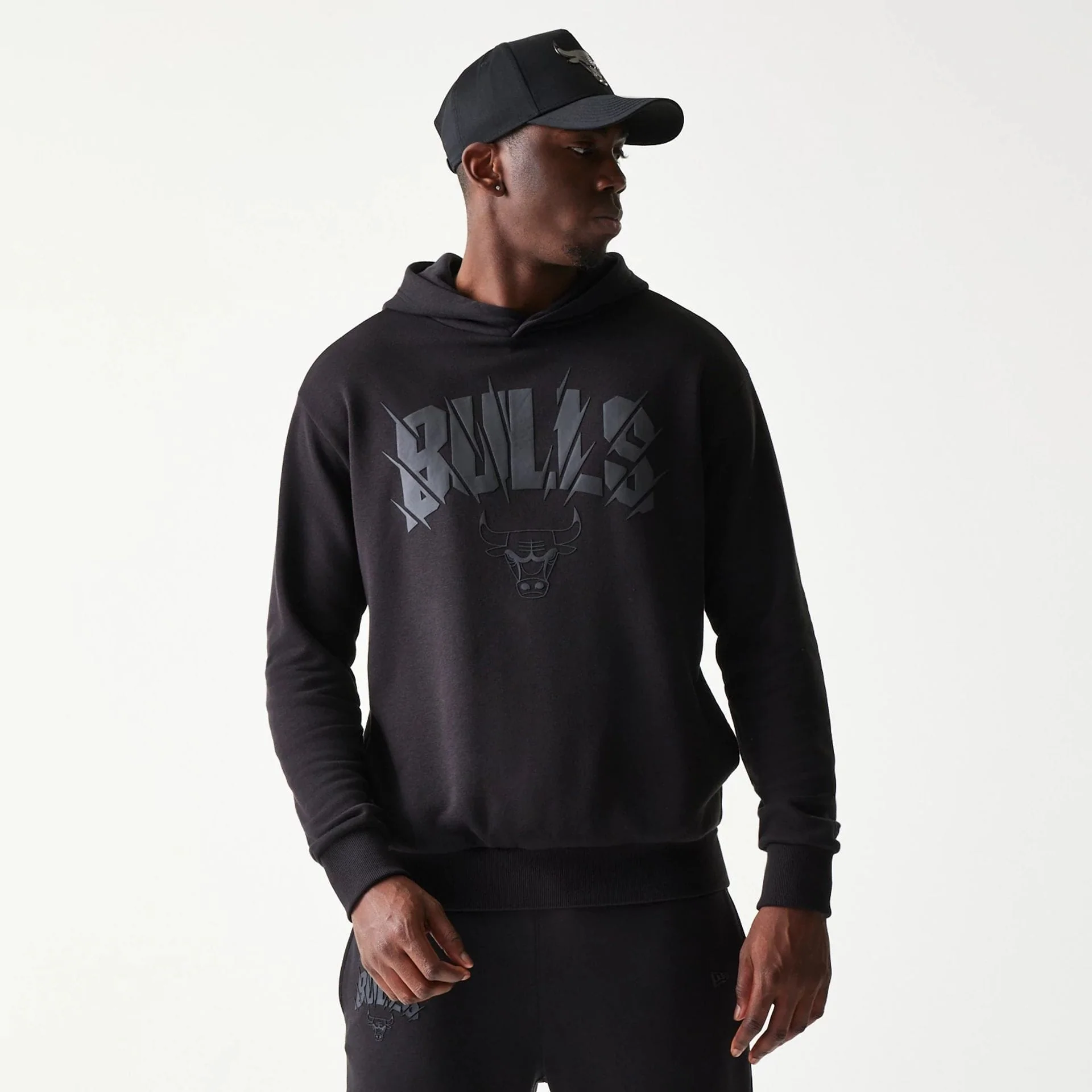 Chicago Bulls NBA Black Oversized Pullover Hoodie - Image 3