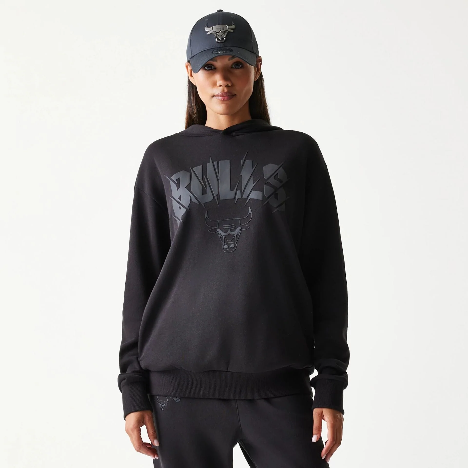 Chicago Bulls NBA Black Oversized Pullover Hoodie - Image 4