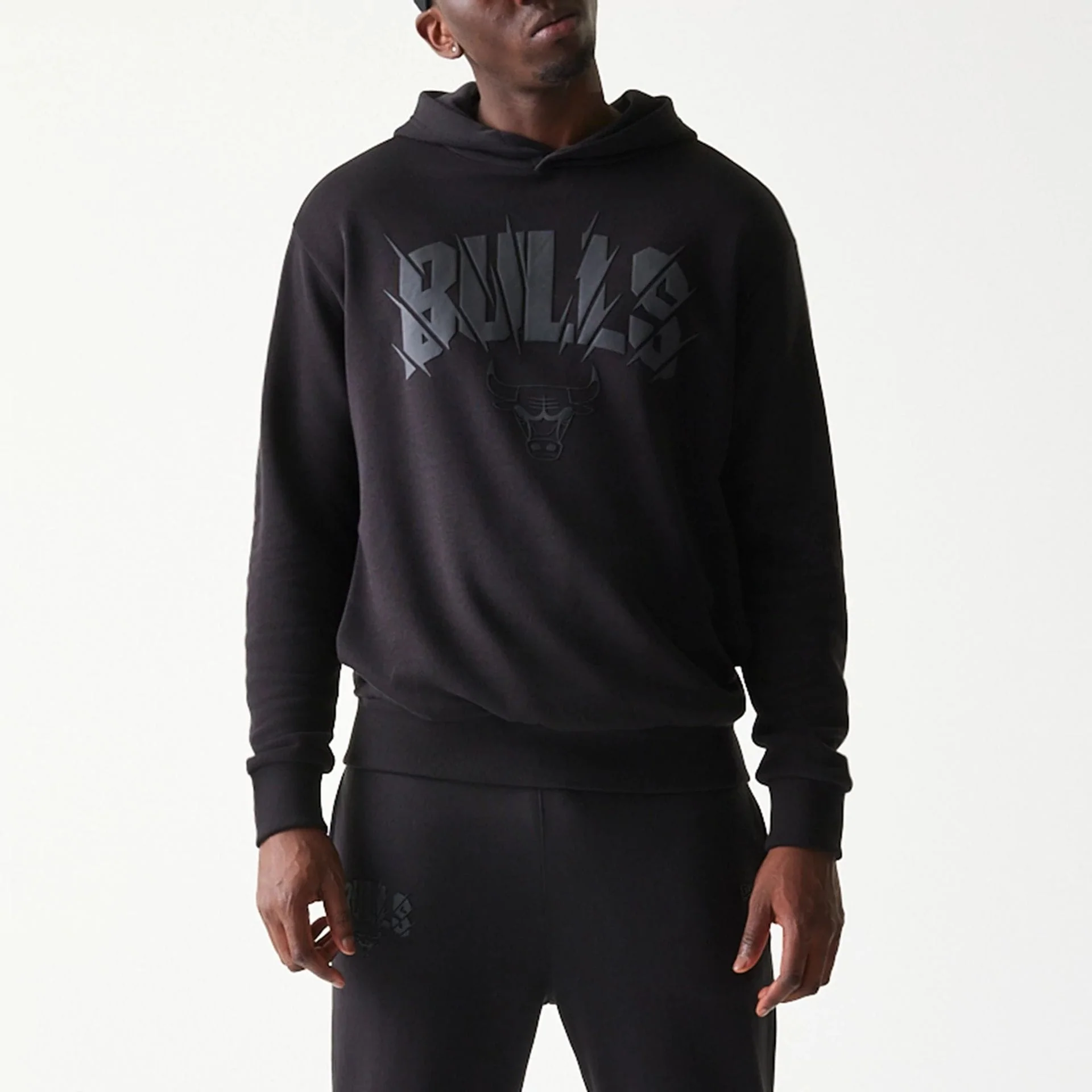 Chicago Bulls NBA Black Oversized Pullover Hoodie - Image 5