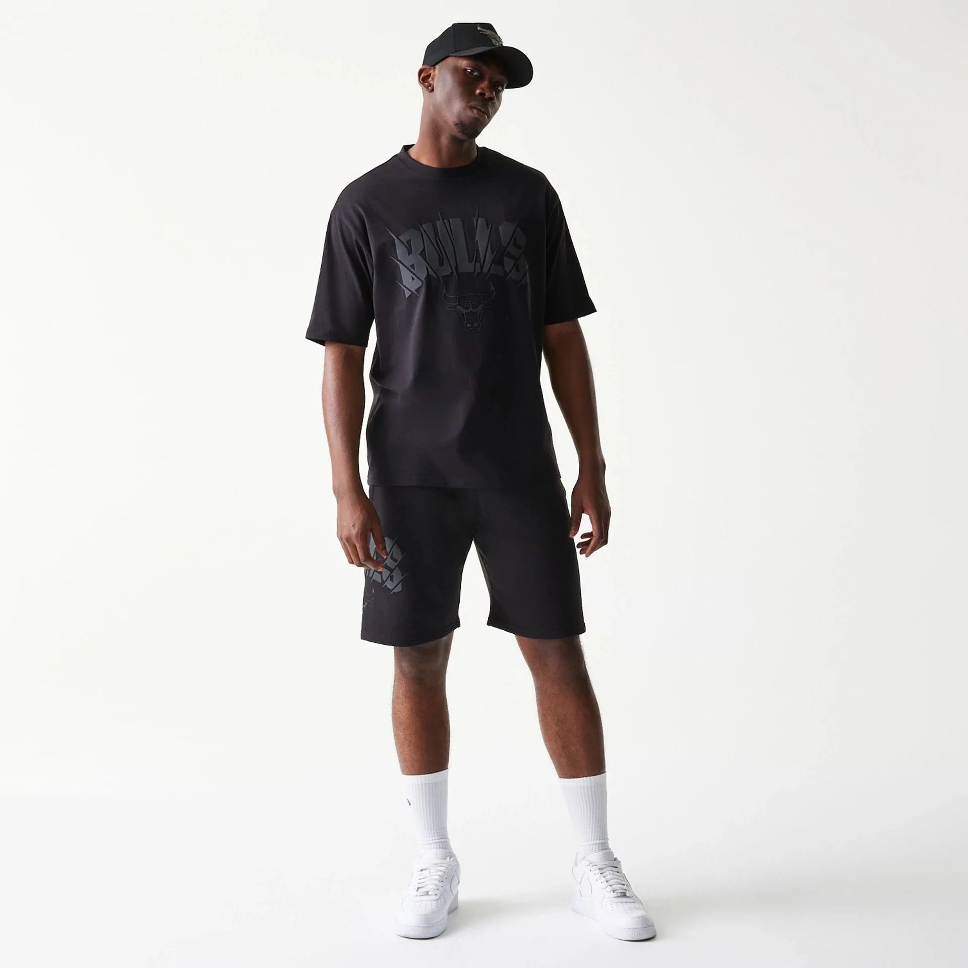Chicago Bulls NBA Black Oversized T-Shirt - Image 8