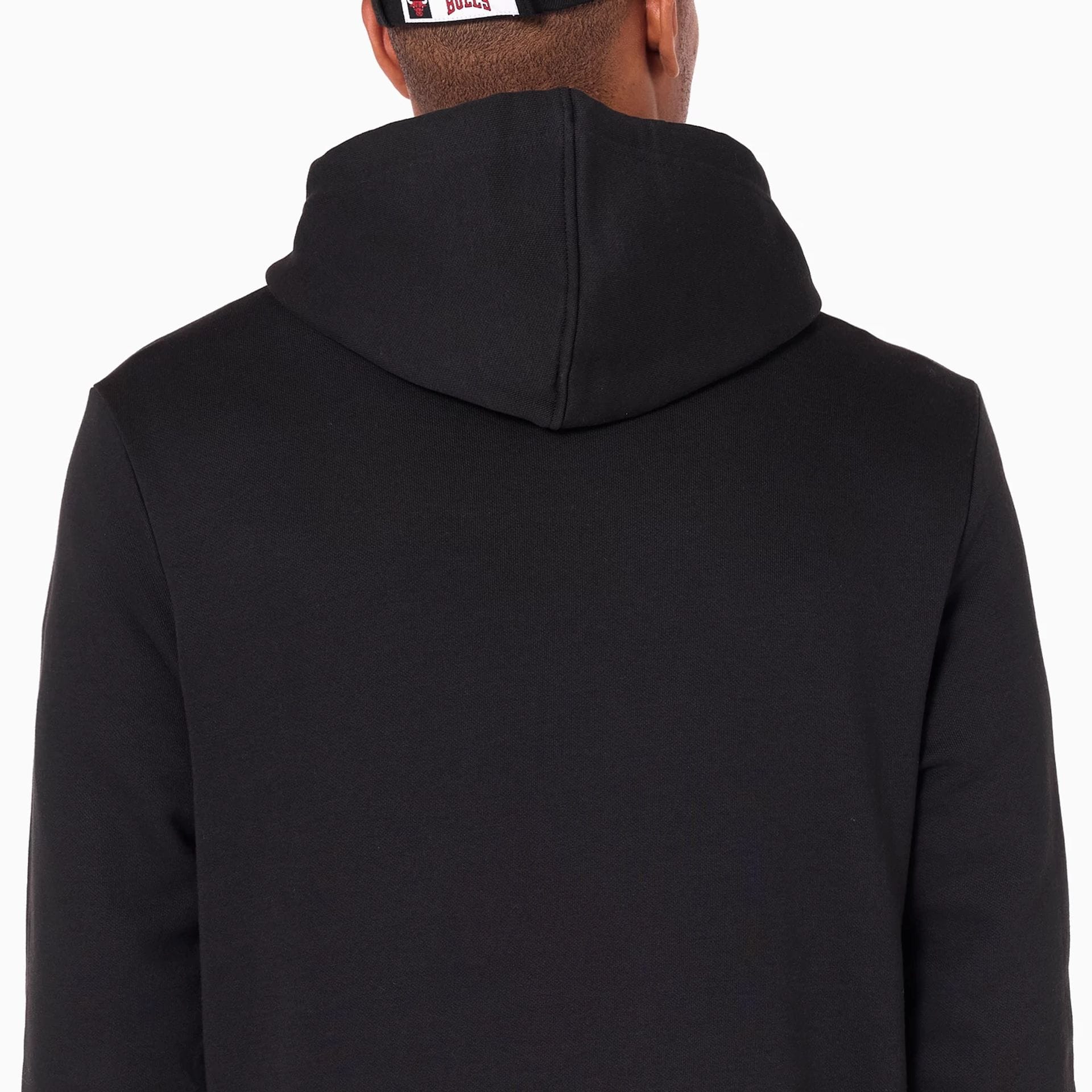 Chicago Bulls NBA Black Pullover Hoodie - Image 6