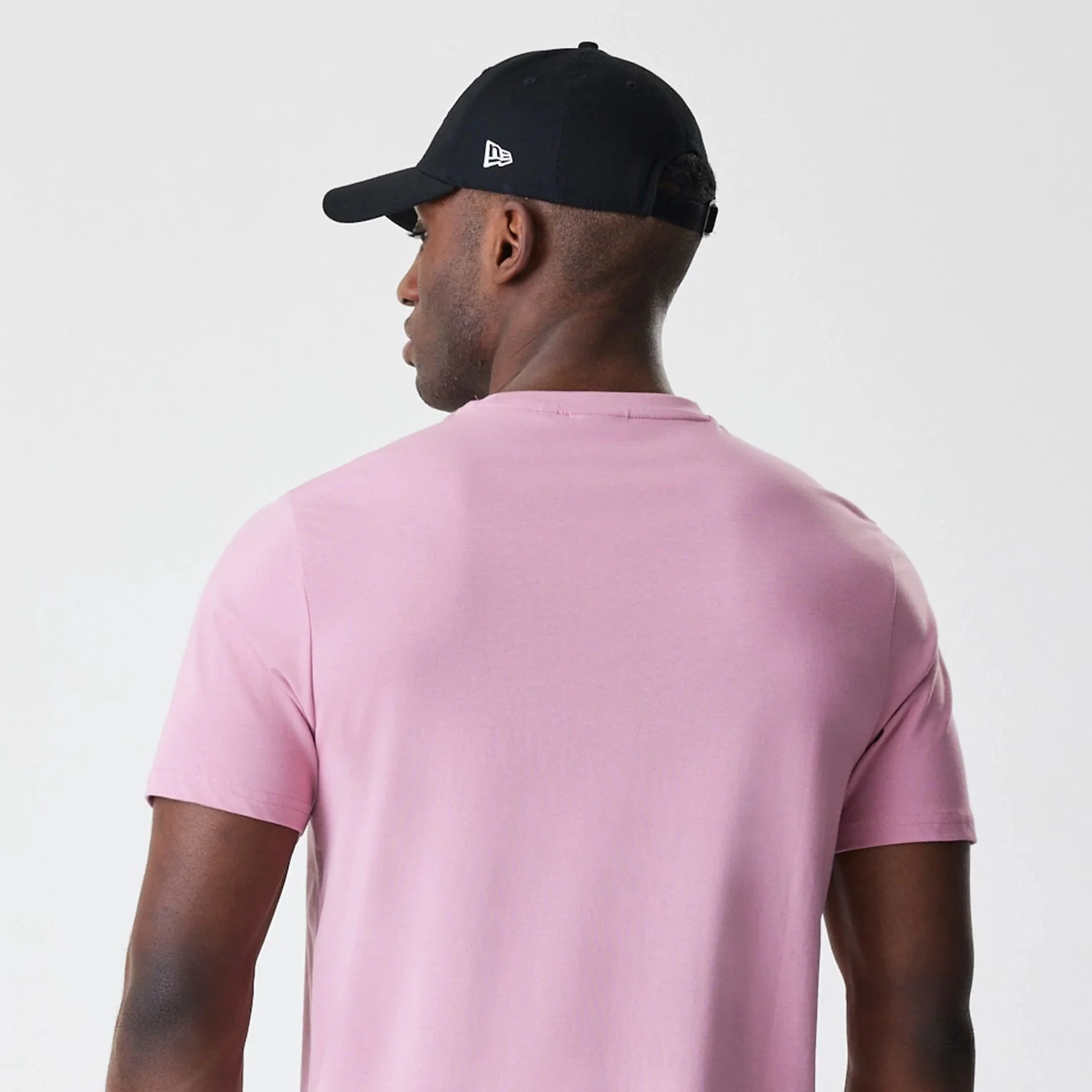 Chicago Bulls NBA Bubble Wordmark Pink T-Shirt - Image 7