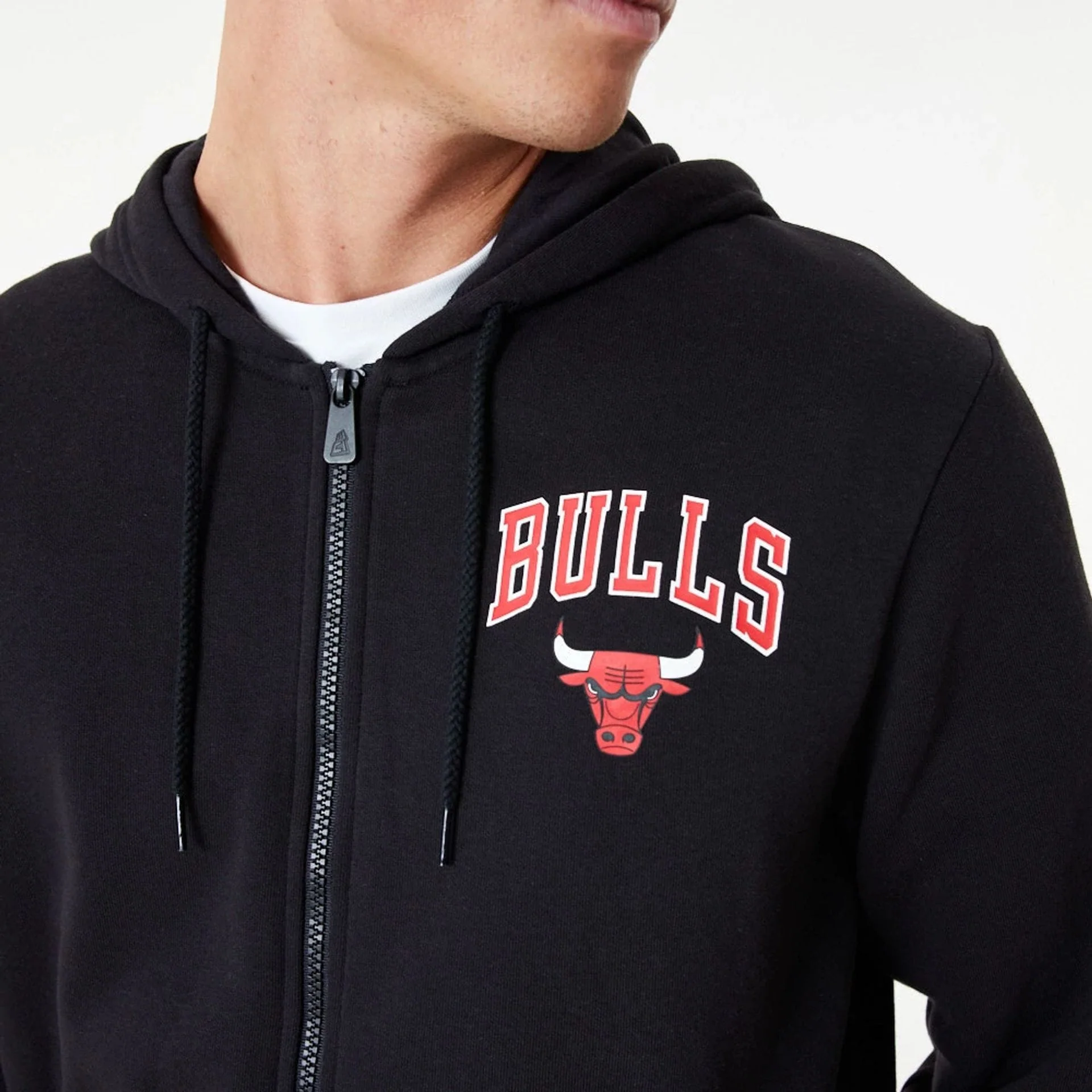 Chicago Bulls NBA Essential Black Full Zip Hoodie - Image 5