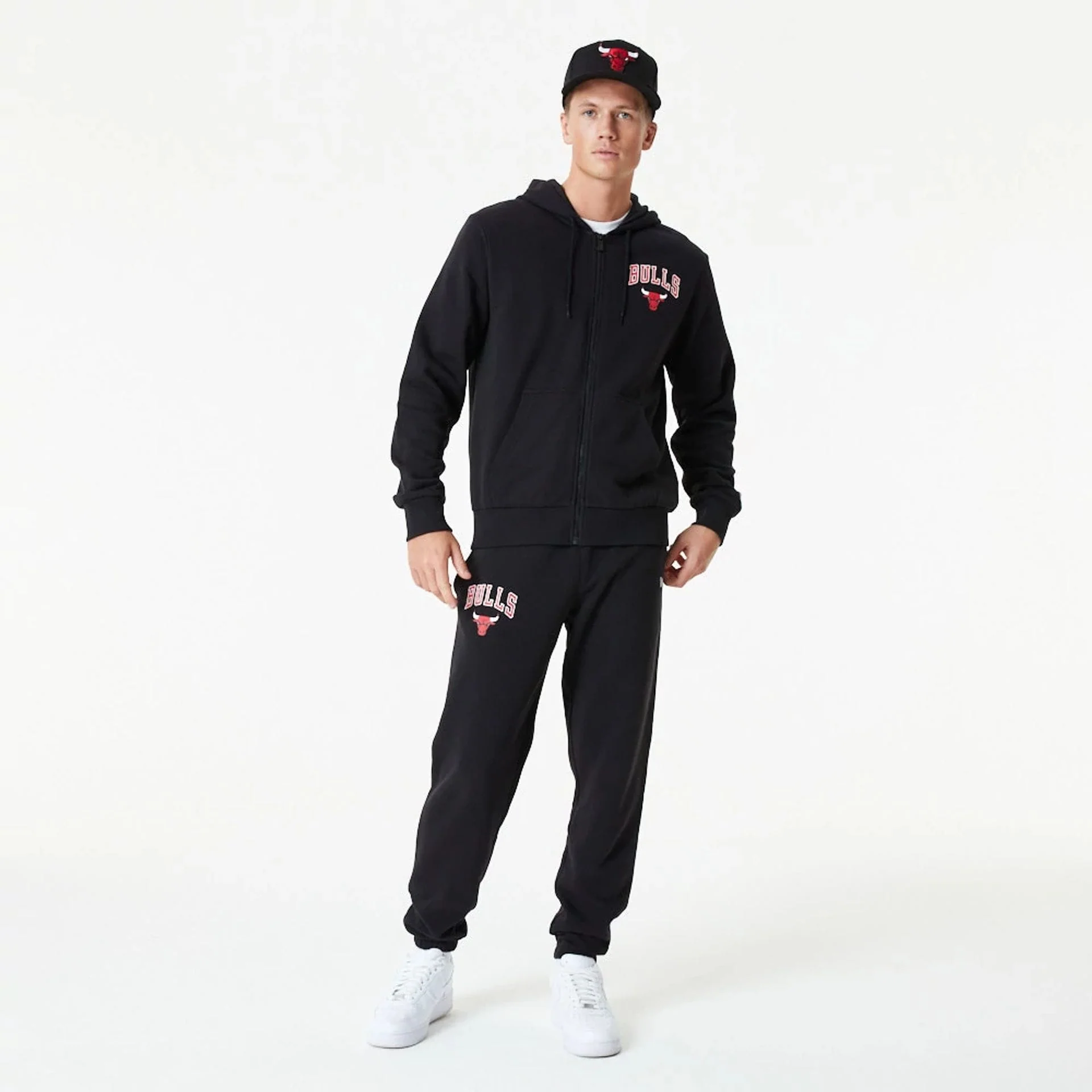 Chicago Bulls NBA Essential Black Full Zip Hoodie - Image 7