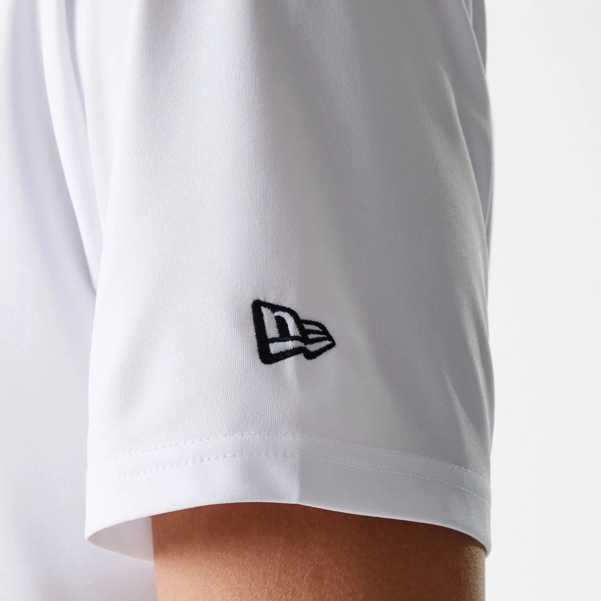 Chicago Bulls NBA Essentials White T-Shirt - Image 7