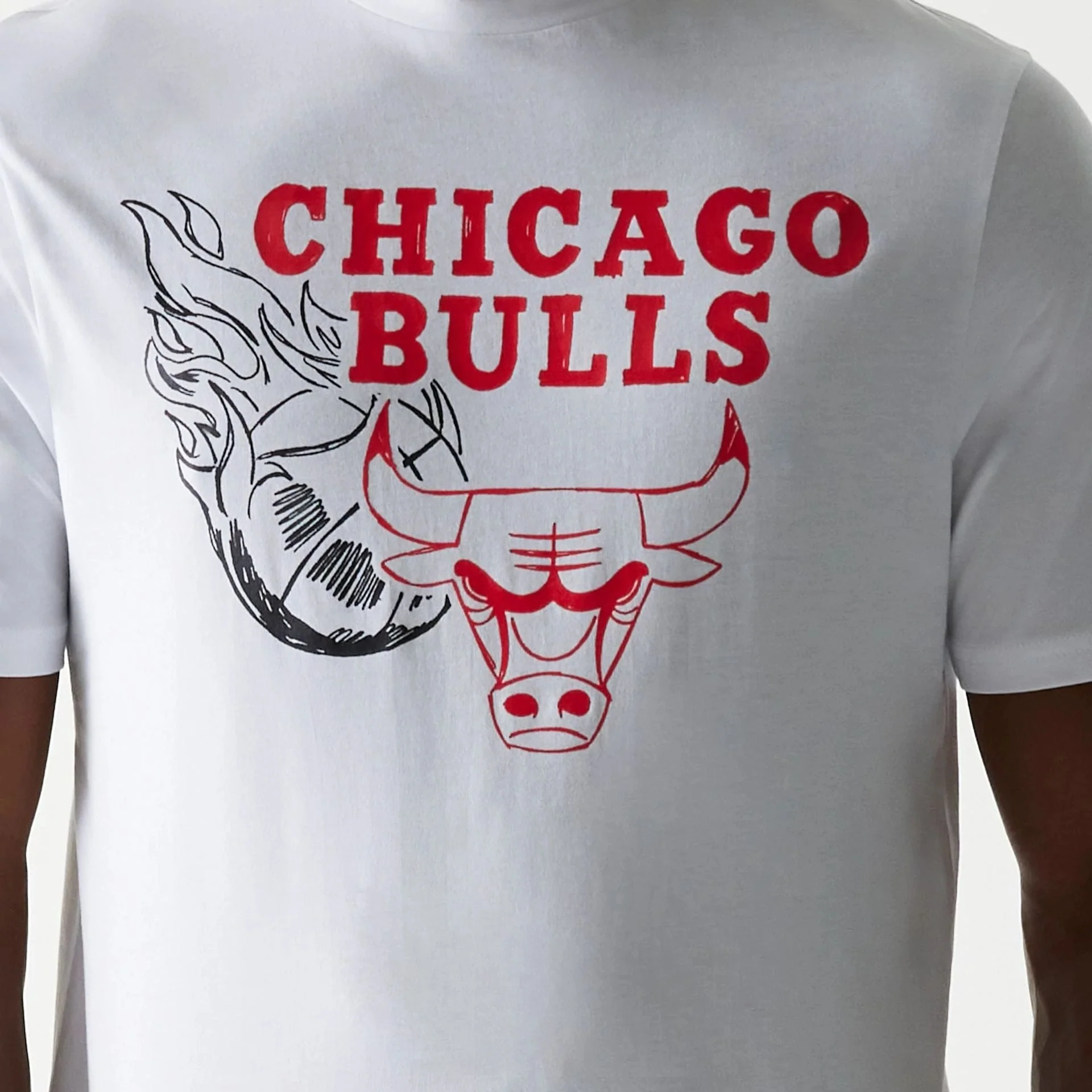 Chicago Bulls NBA Flame Graphic White T-Shirt - Image 4