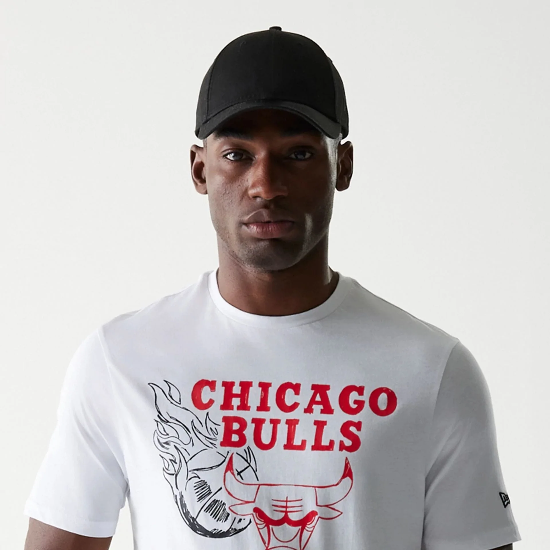 Chicago Bulls NBA Flame Graphic White T-Shirt - Image 6