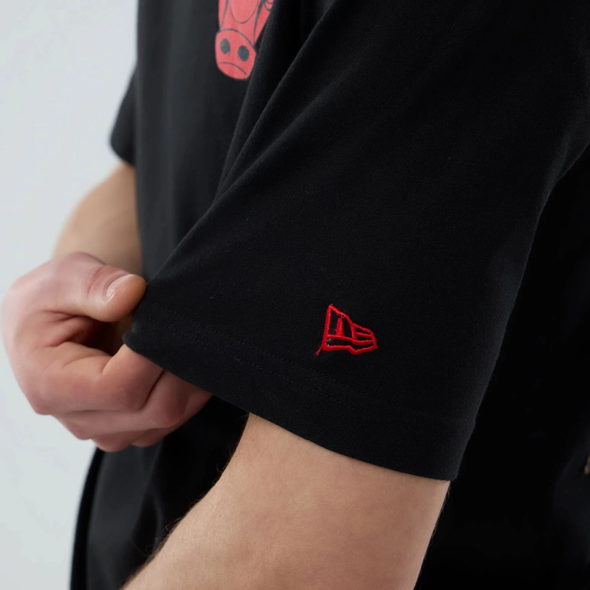 Chicago Bulls NBA Graphic Black T-Shirt - Image 6