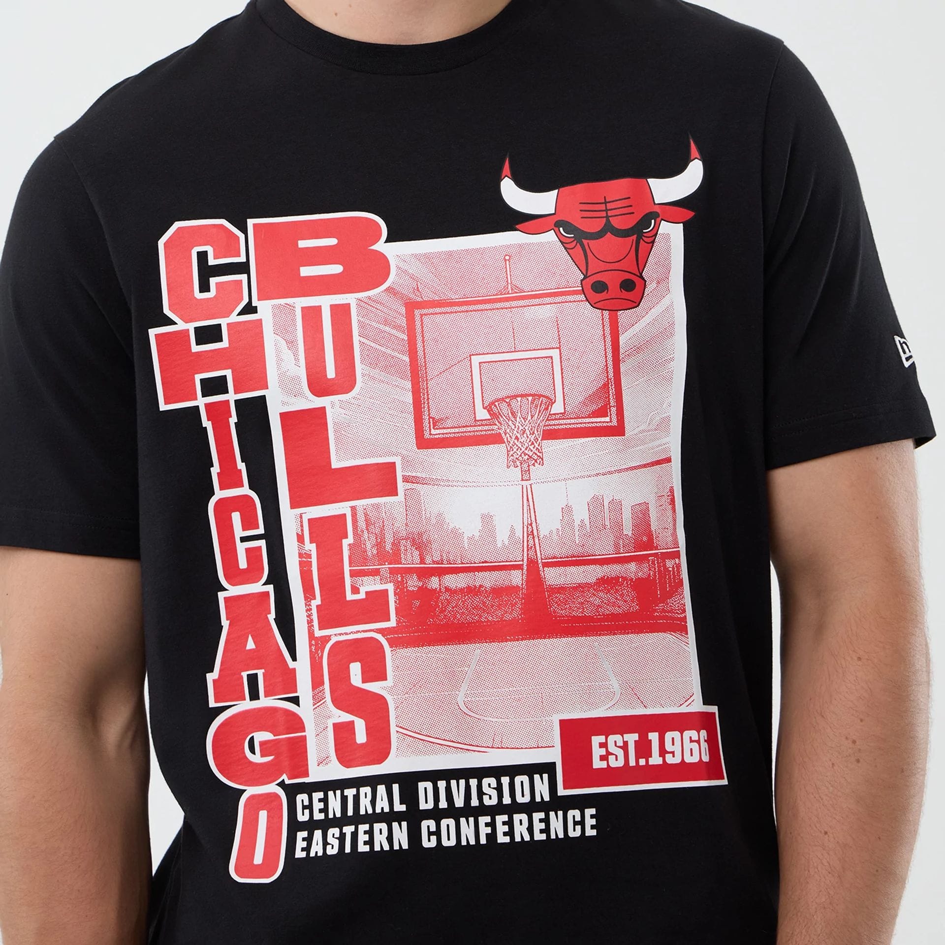 Chicago Bulls NBA Graphic Black T-Shirt - Image 3