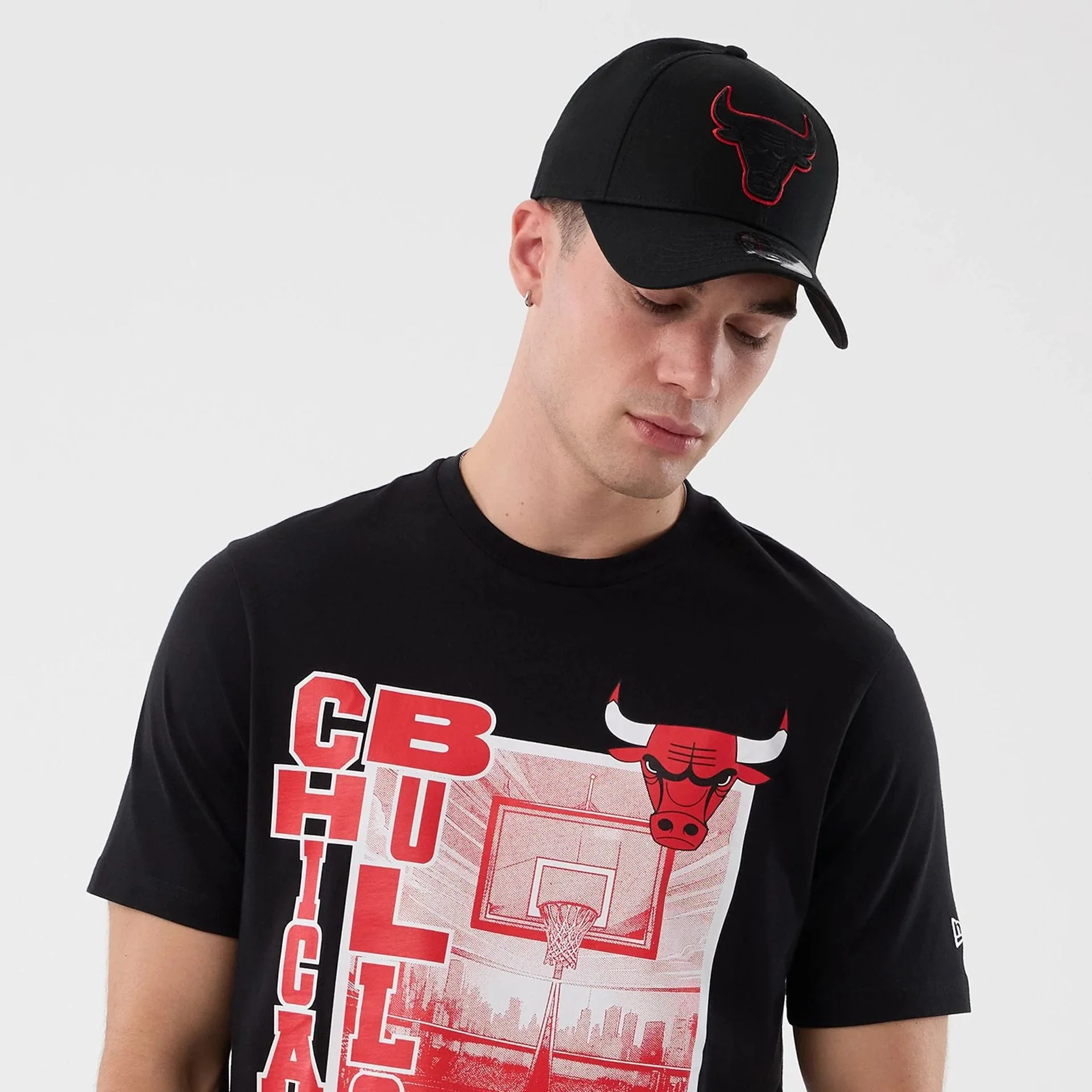 Chicago Bulls NBA Graphic Black T-Shirt - Image 5