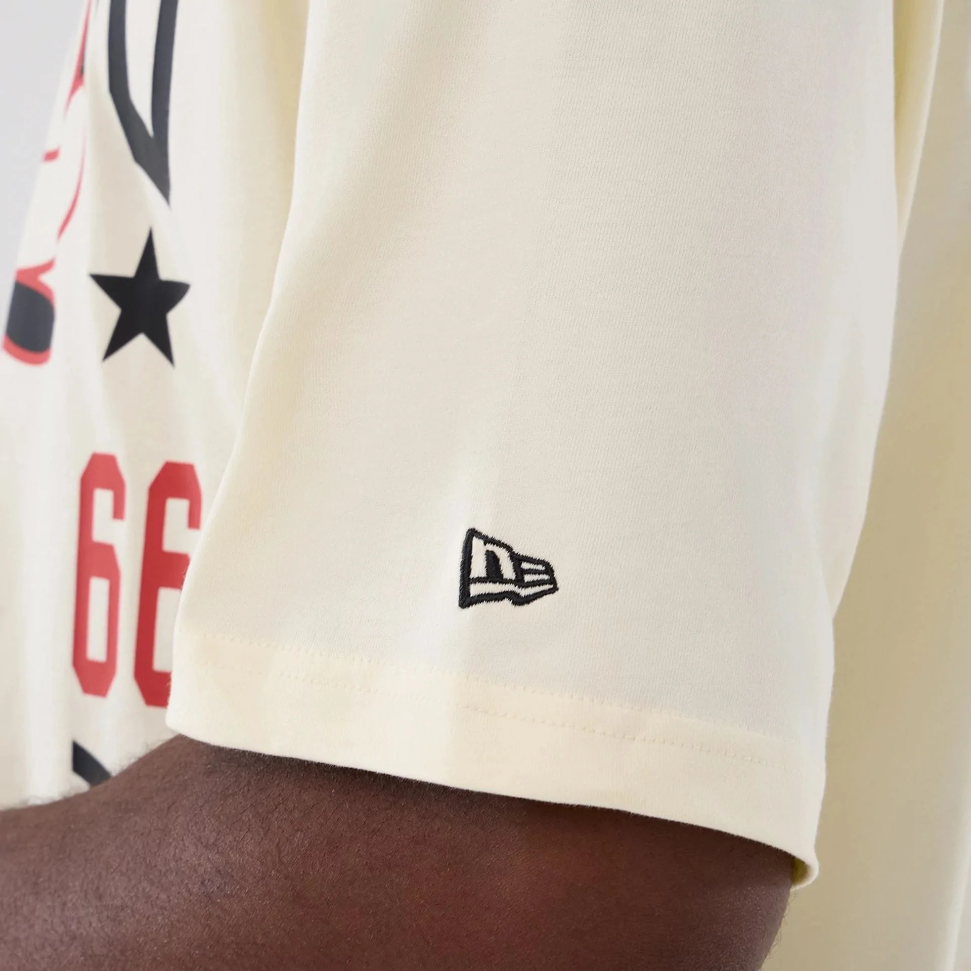 Chicago Bulls NBA Hardwood Classic Cream T-Shirt - Image 4