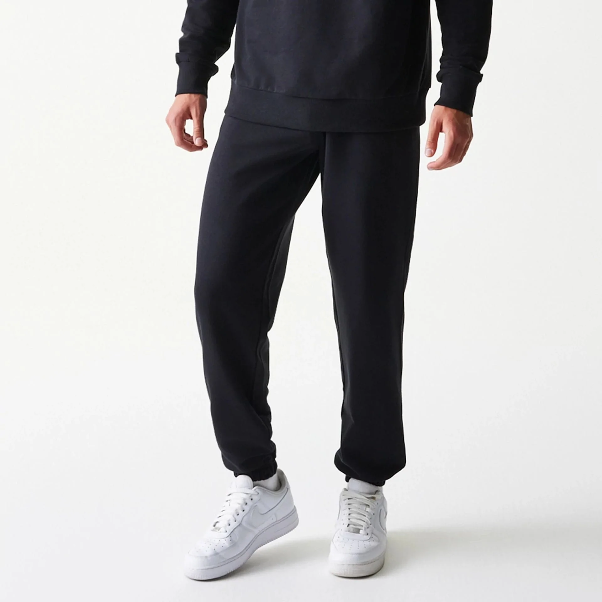 Chicago Bulls NBA League Essential Black Joggers - Image 3