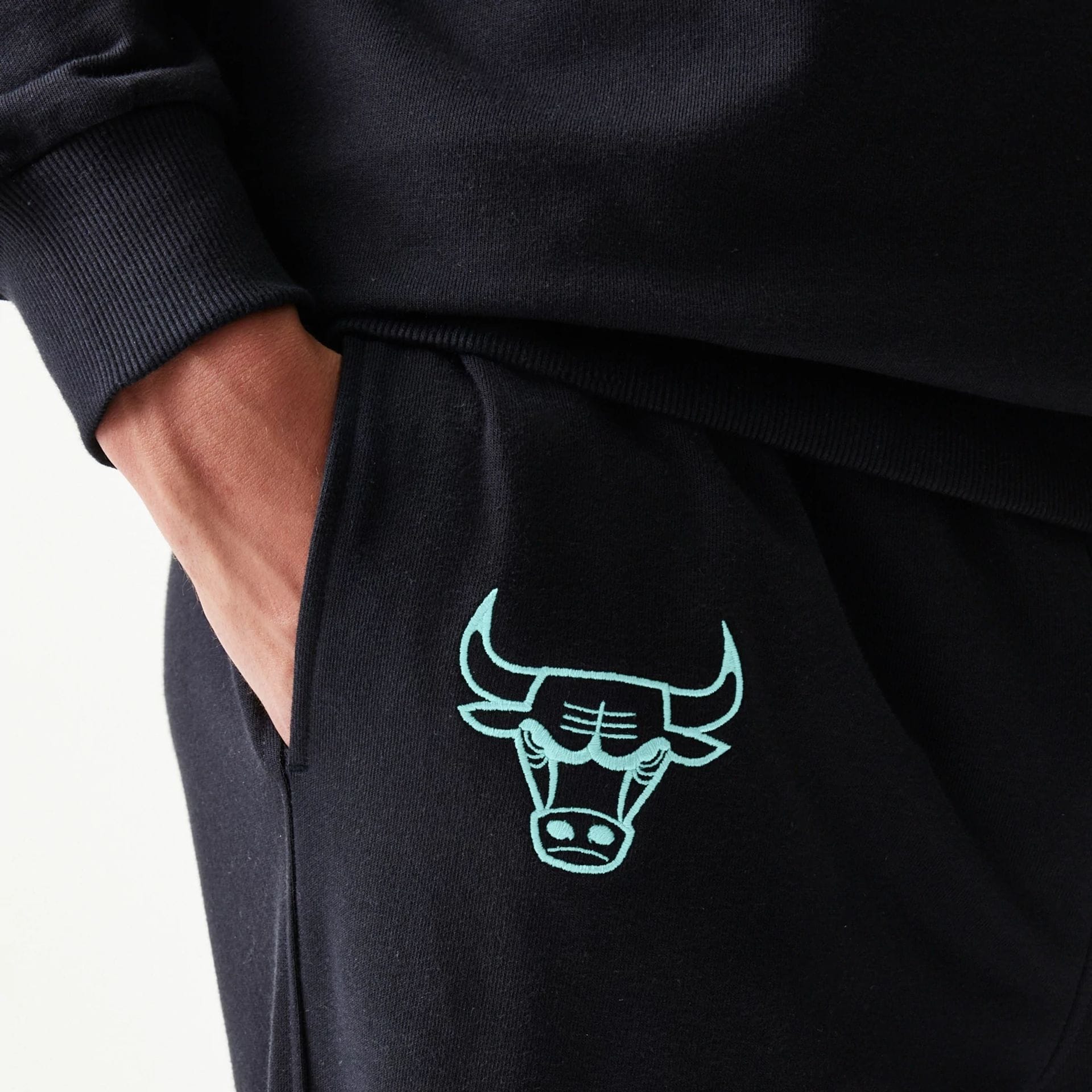 Chicago Bulls NBA League Essential Black Joggers - Image 4