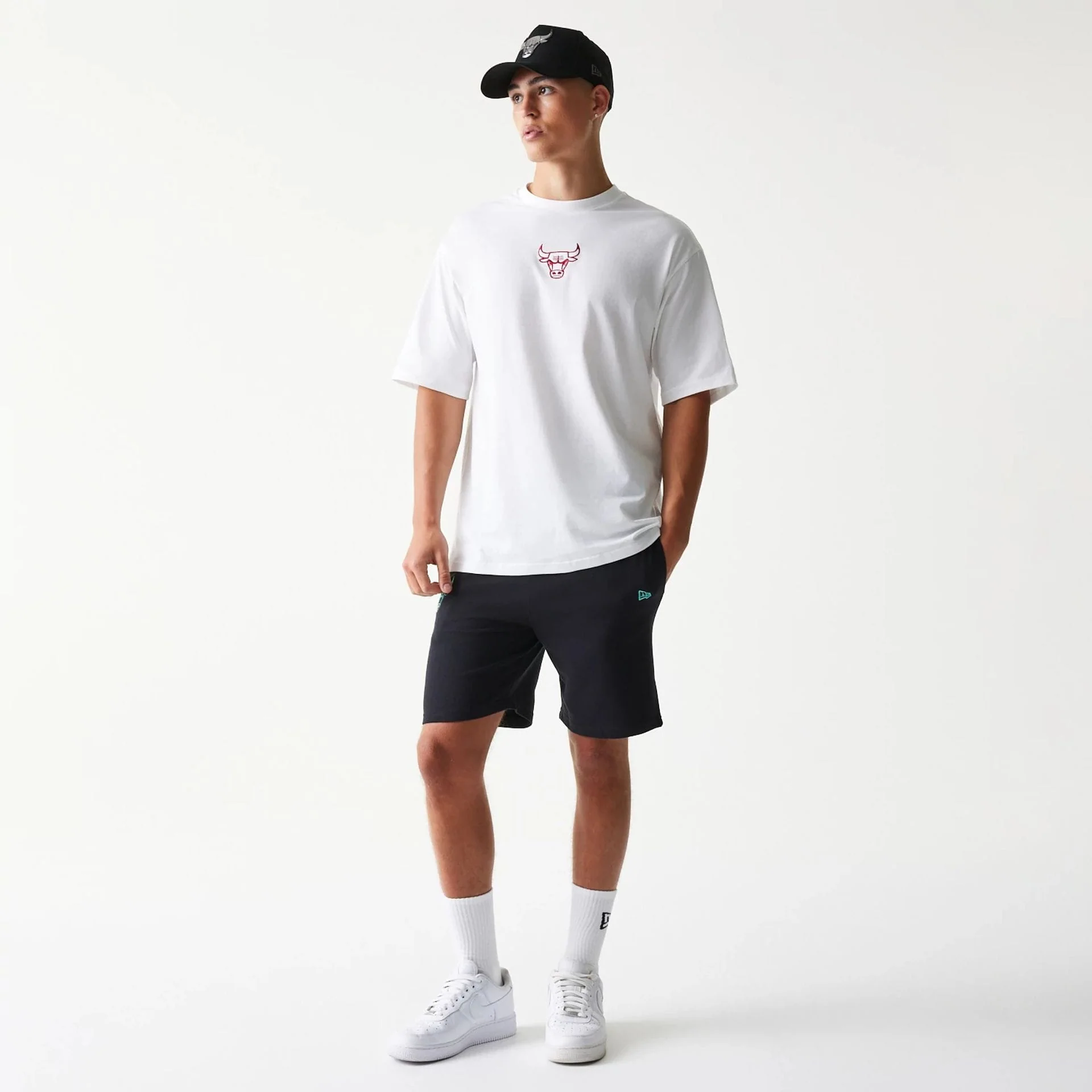 Chicago Bulls NBA League Essential White Oversized T-Shirt - Image 8