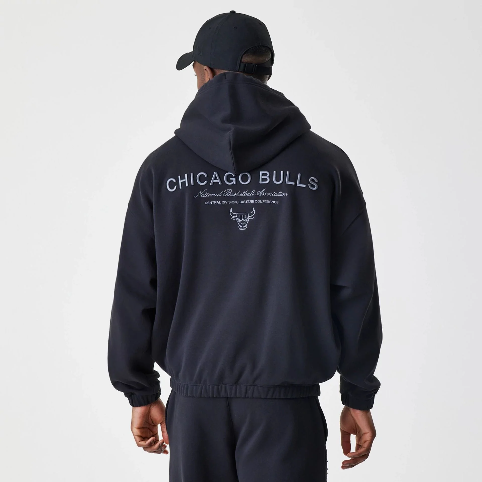 Chicago Bulls NBA Linear Black Oversized Full Zip Hoodie - Image 2