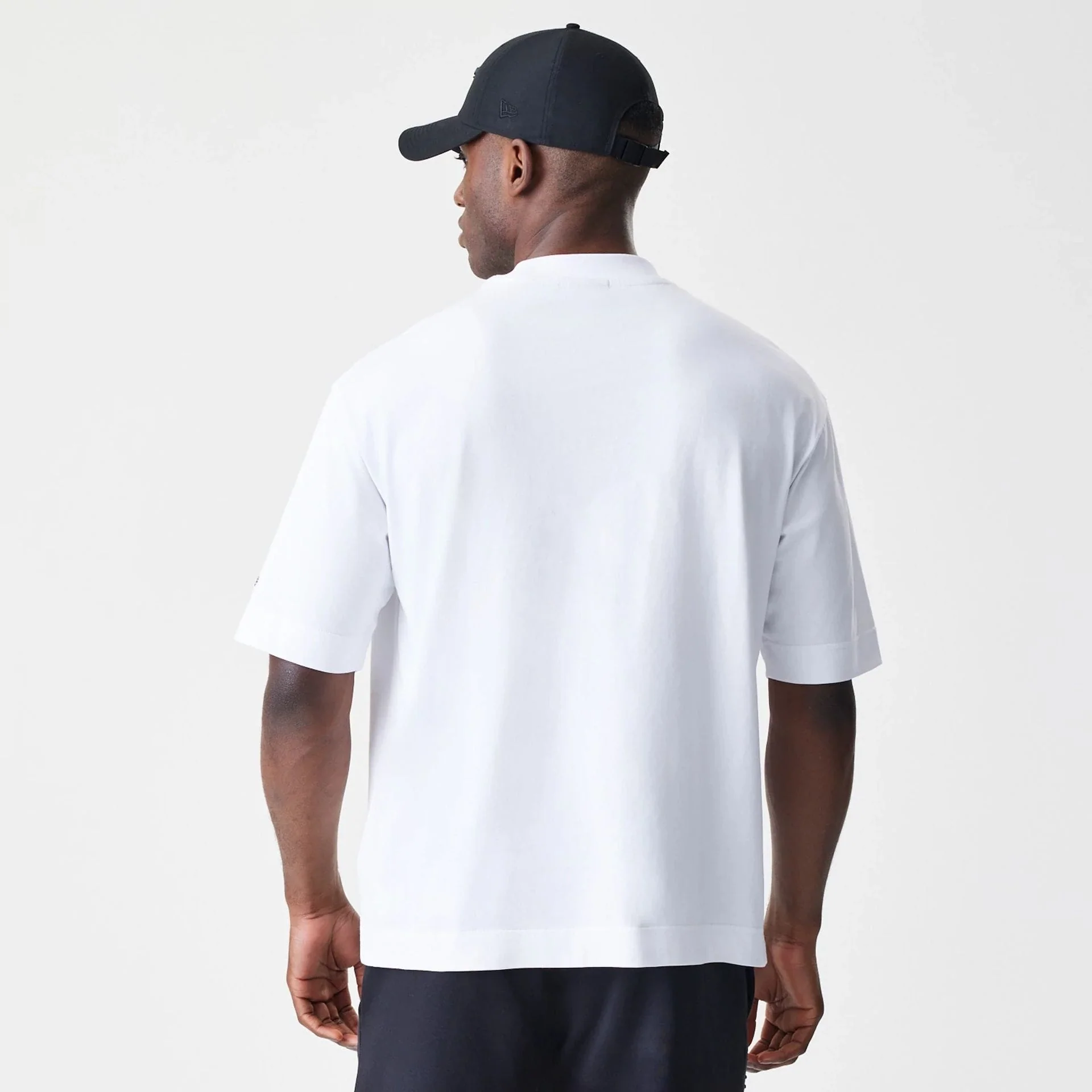 Chicago Bulls NBA Linear White T-Shirt - Image 2
