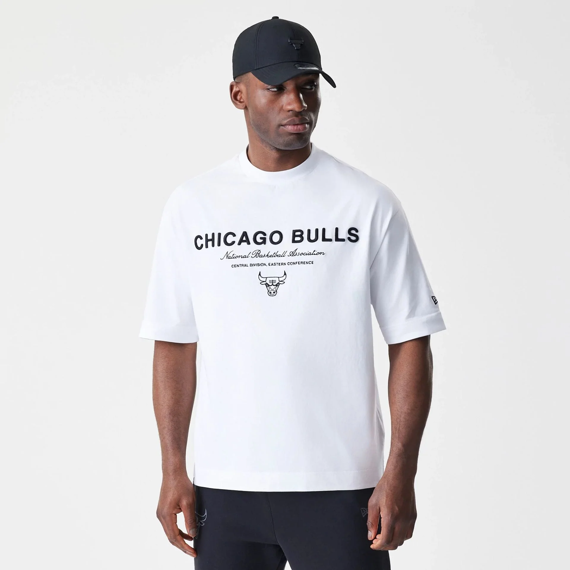 Chicago Bulls NBA Linear White T-Shirt - Image 3