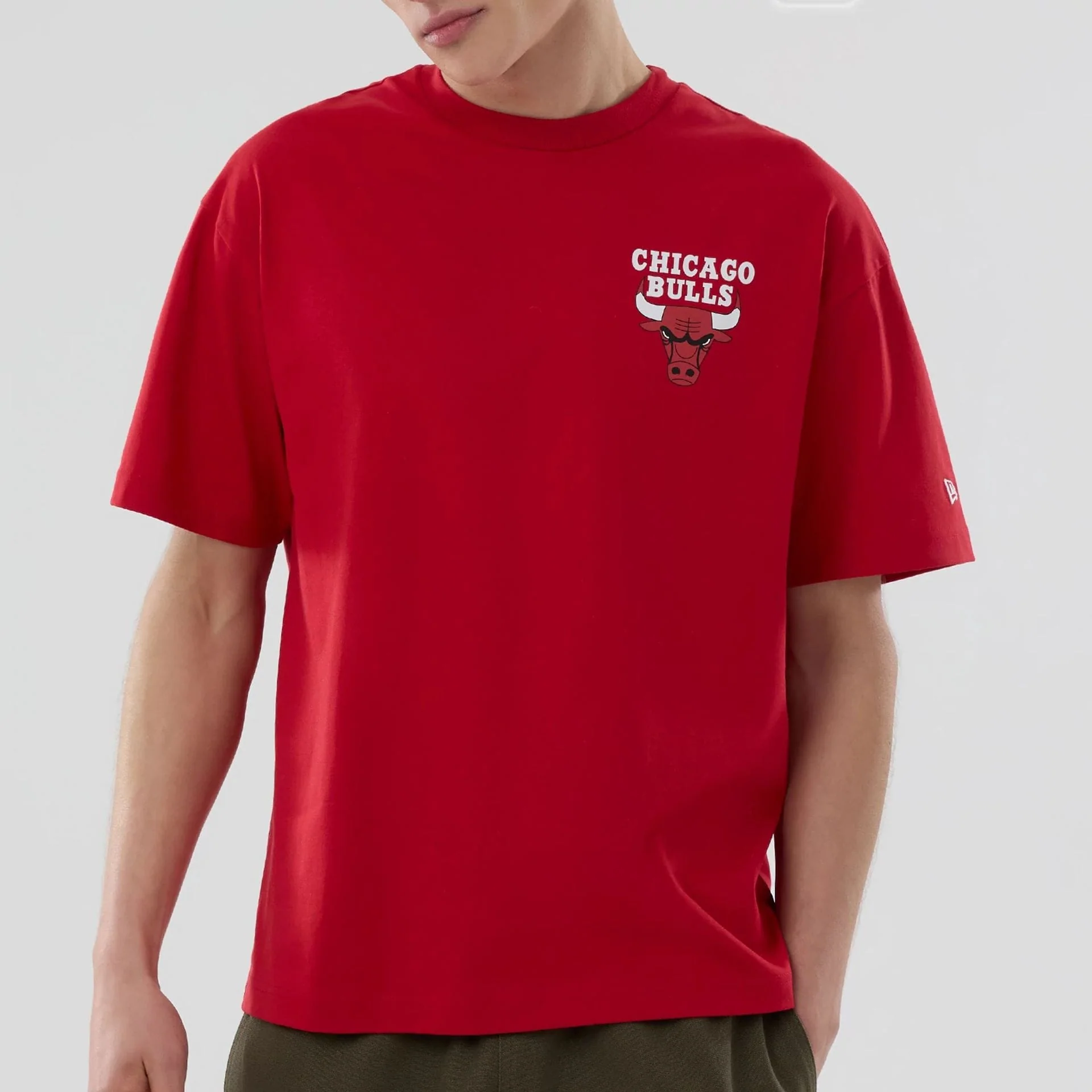 Chicago Bulls NBA logo Red T-Shirt - Image 5