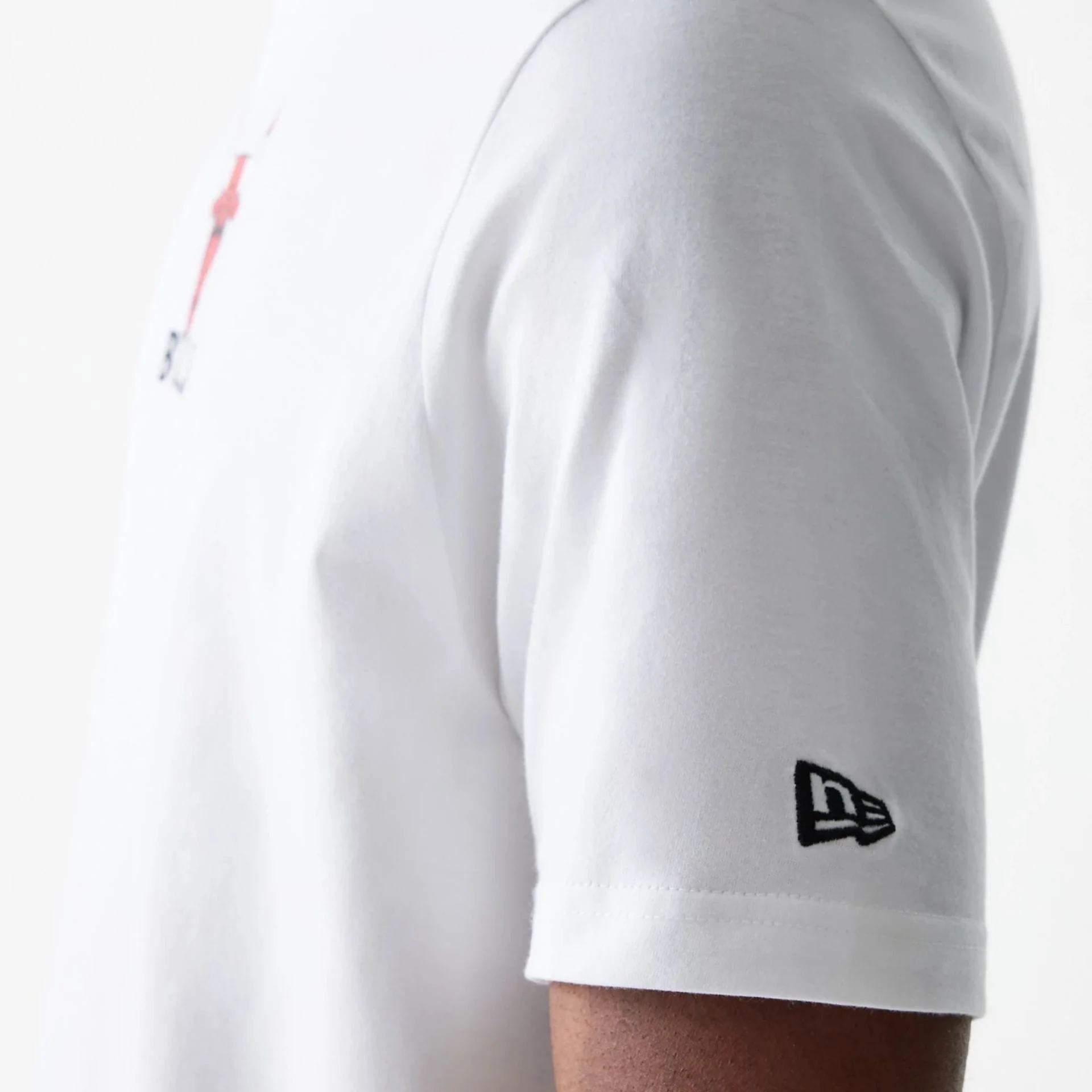 Chicago Bulls NBA Logo White T-Shirt - Image 6