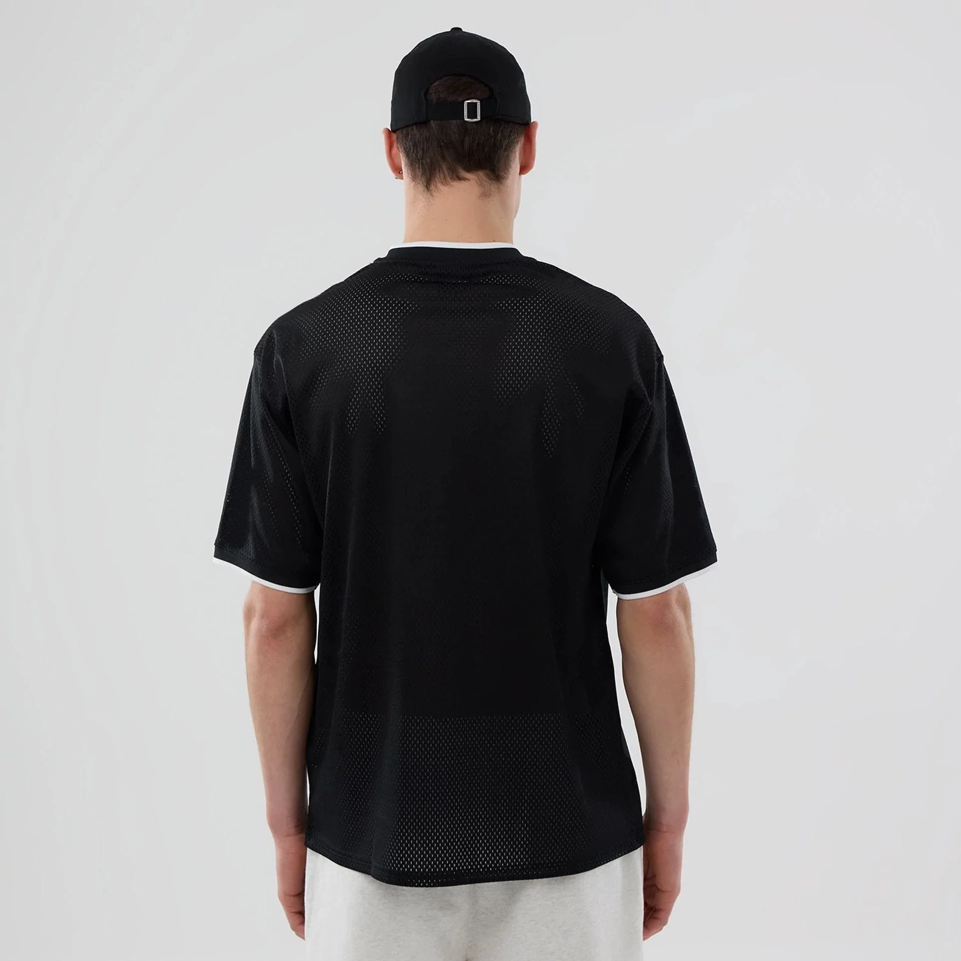 Chicago Bulls NBA Mesh Black Oversized T-Shirt - Image 2
