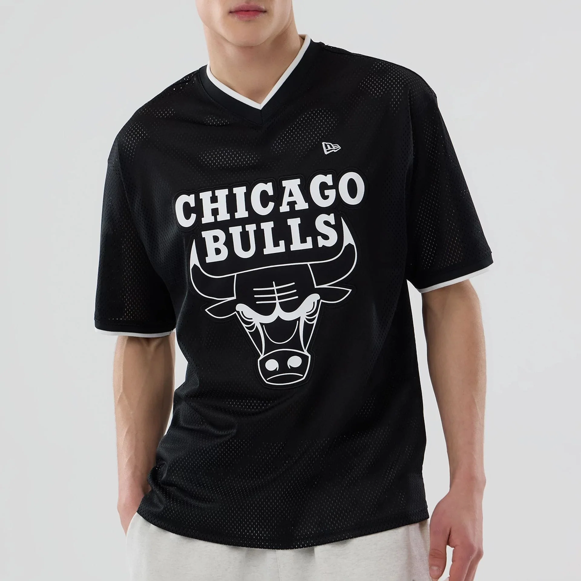 Chicago Bulls NBA Mesh Black Oversized T-Shirt - Image 4