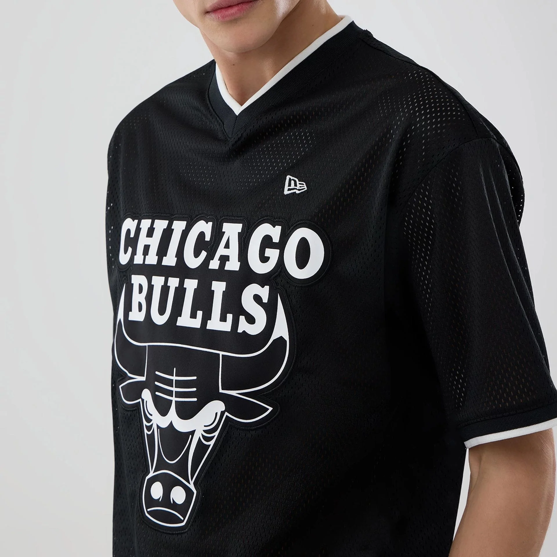 Chicago Bulls NBA Mesh Black Oversized T-Shirt - Image 5
