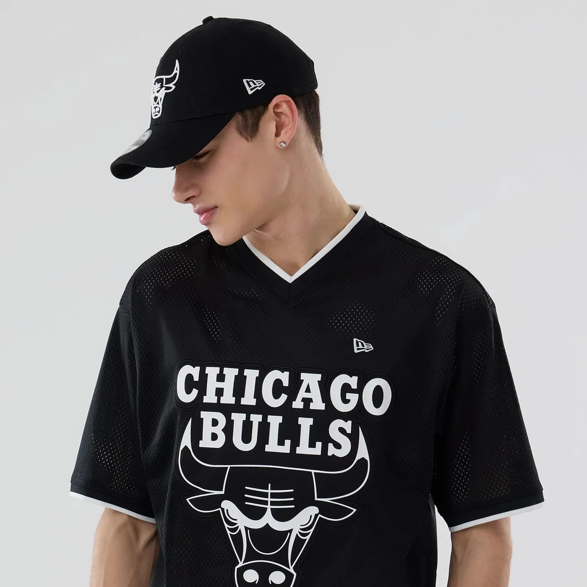 Chicago Bulls NBA Mesh Black Oversized T-Shirt - Image 6