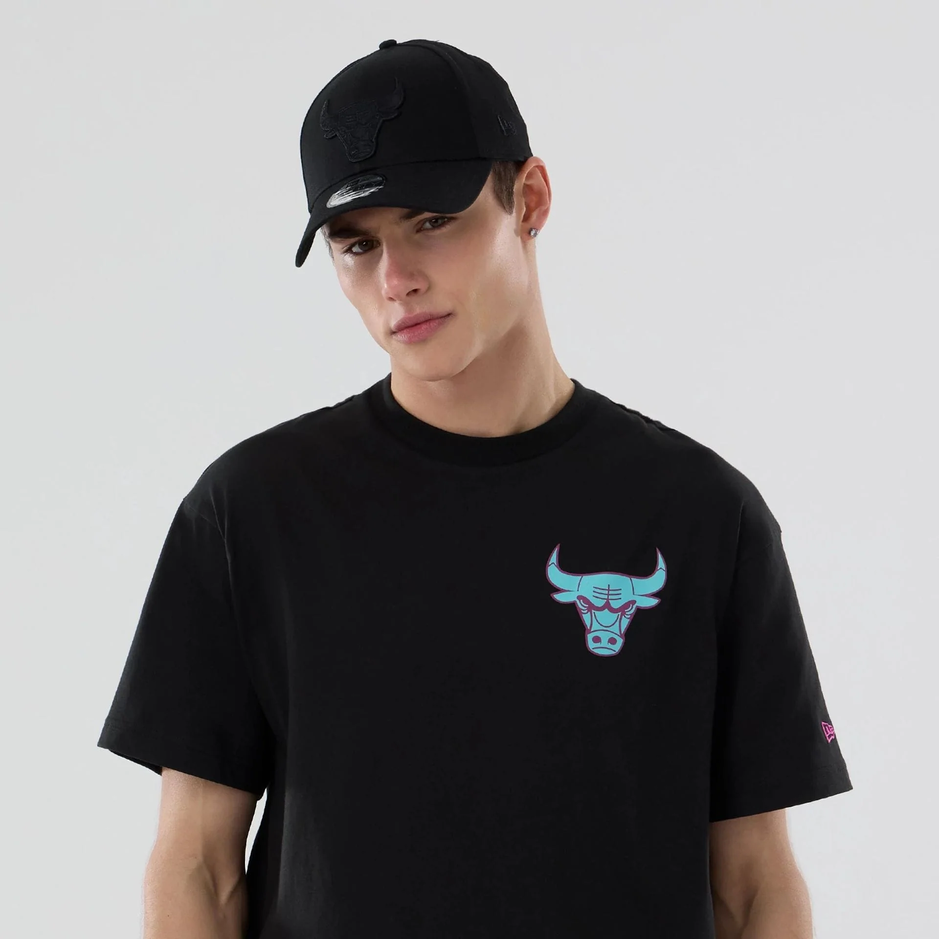 Chicago Bulls NBA Neon Light Black T-Shirt - Image 7