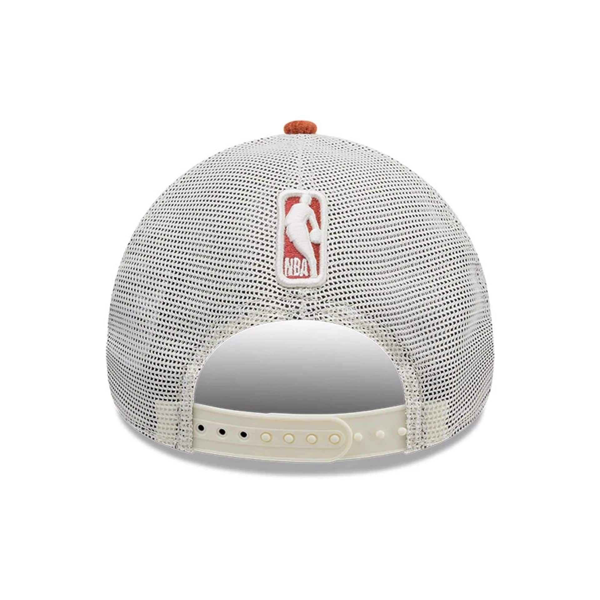 Chicago Bulls NBA Old English White 9FORTY A-Frame Cap - Image 4