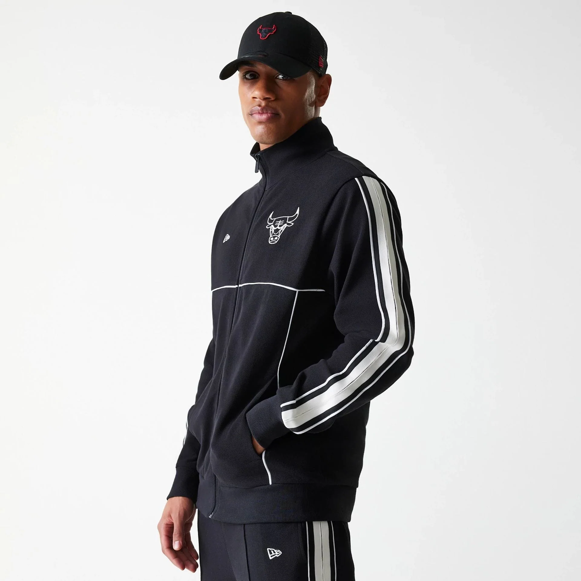 Chicago Bulls NBA Outline Black Track Jacket - Image 3