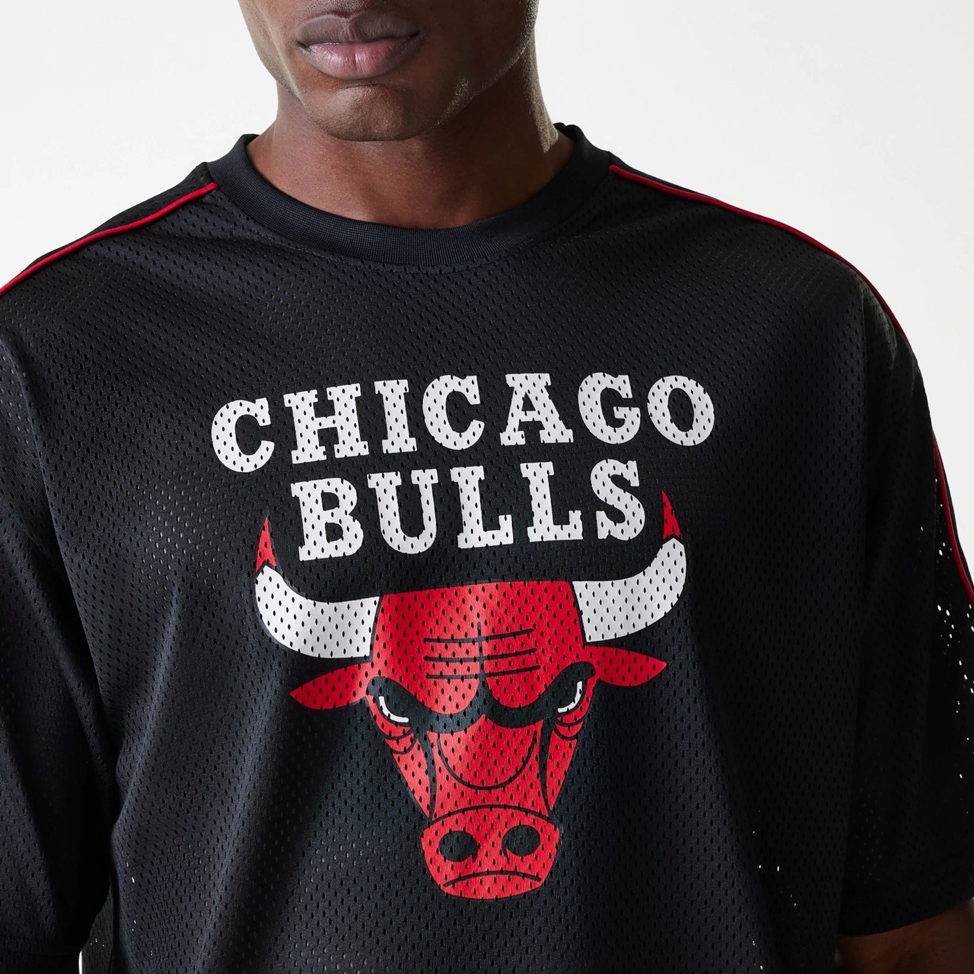 Chicago Bulls NBA Piping Black Oversized Mesh T-Shirt - Image 3