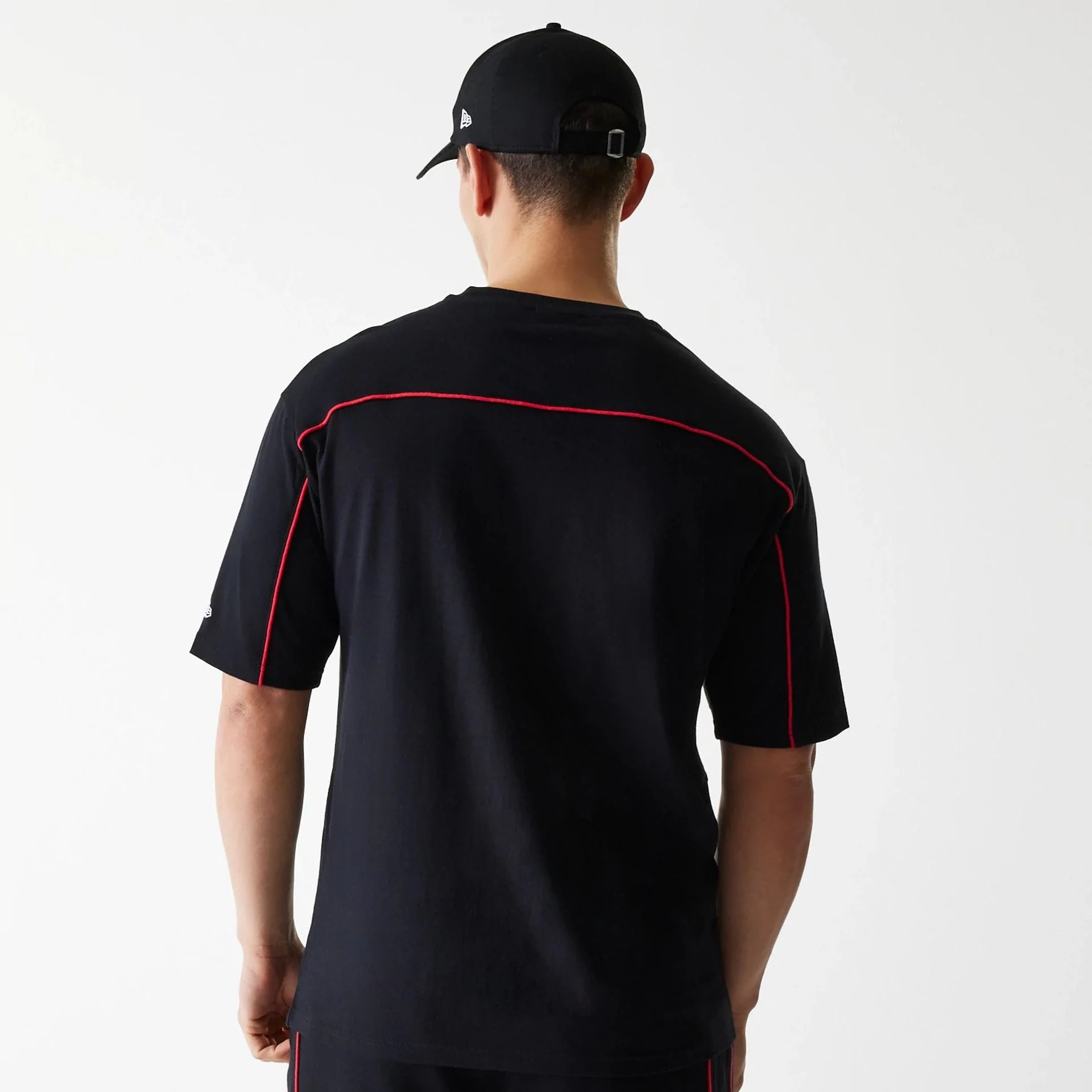 Chicago Bulls NBA Piping Black Oversized T-Shirt - Image 2