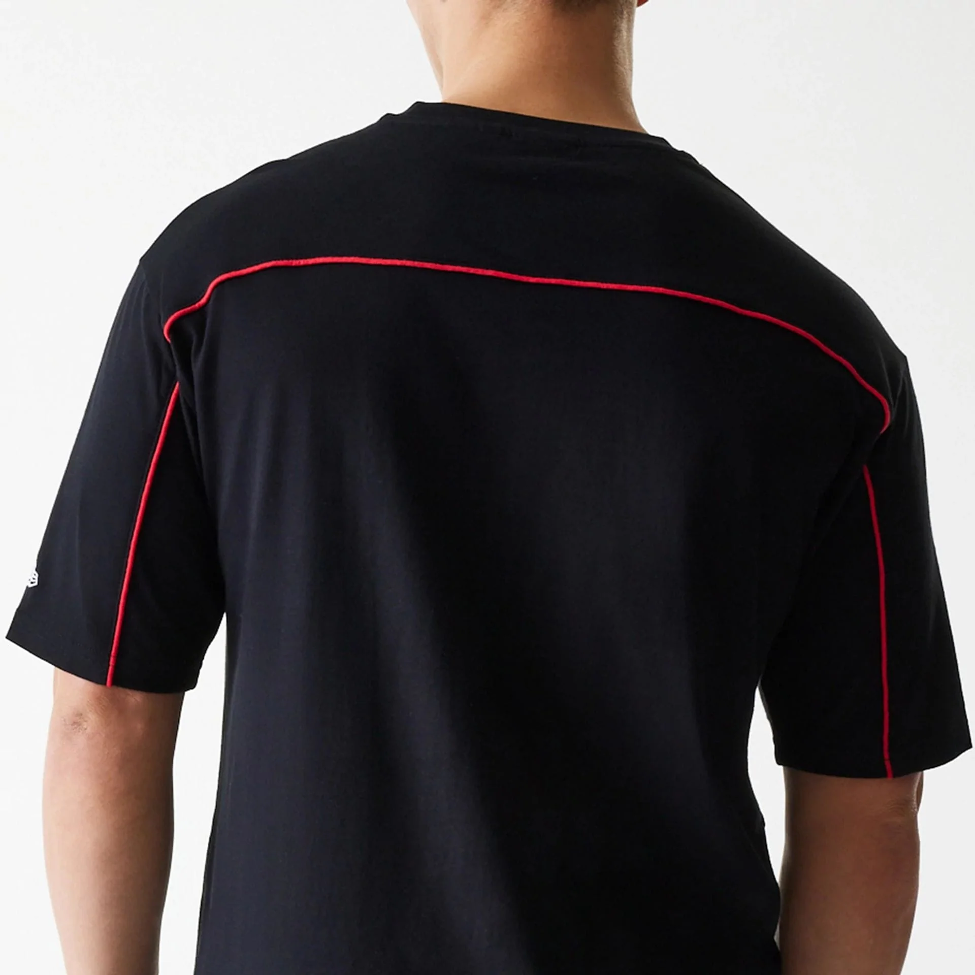Chicago Bulls NBA Piping Black Oversized T-Shirt - Image 7