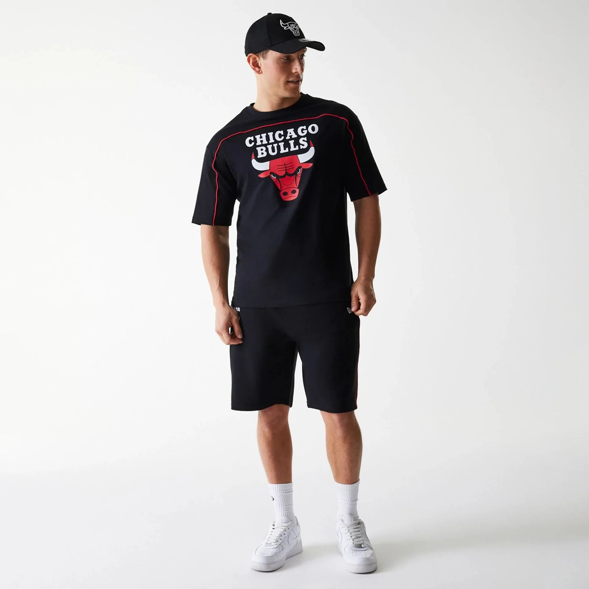 Chicago Bulls NBA Piping Black Oversized T-Shirt - Image 8