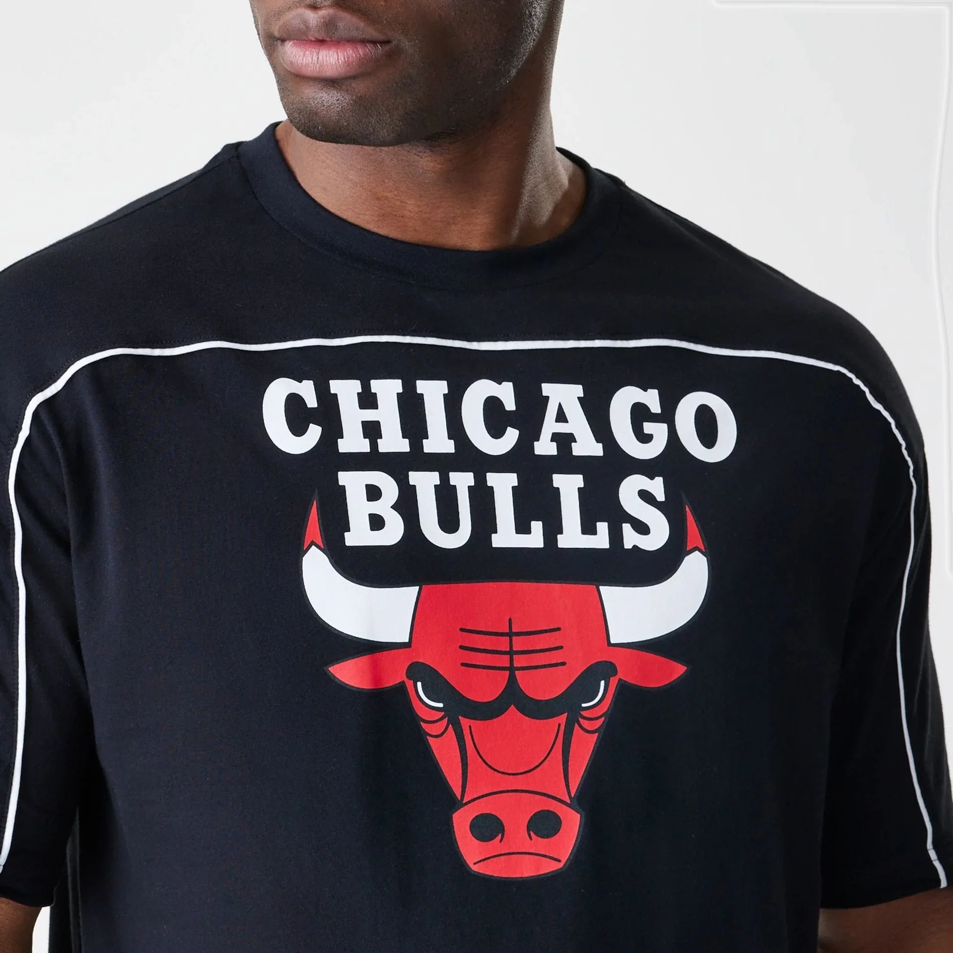 Chicago Bulls NBA Piping Stripe Black Oversized T-Shirt - Image 4