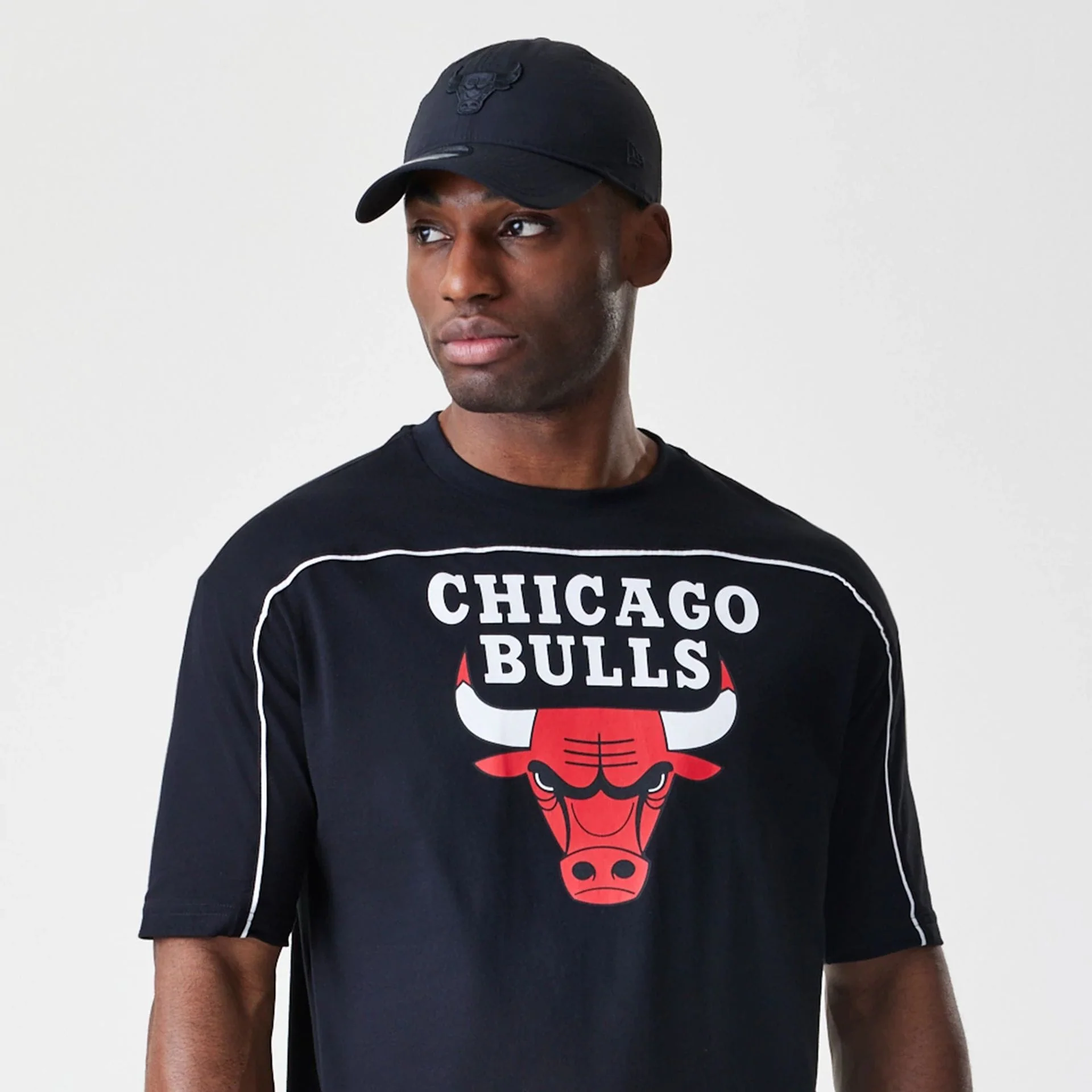 Chicago Bulls NBA Piping Stripe Black Oversized T-Shirt - Image 6